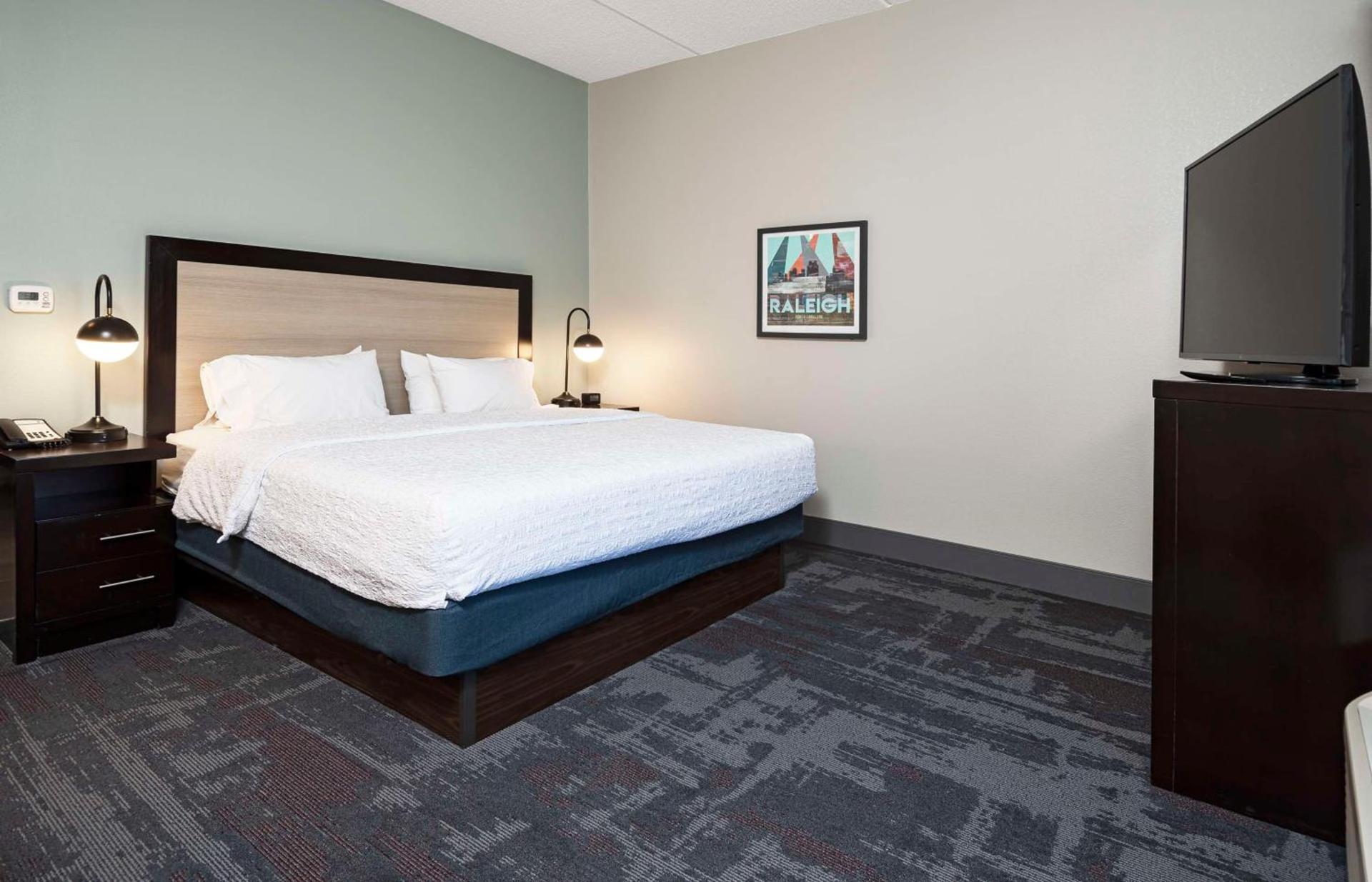 Hampton Inn & Suites - Raleigh Downtown photo 18