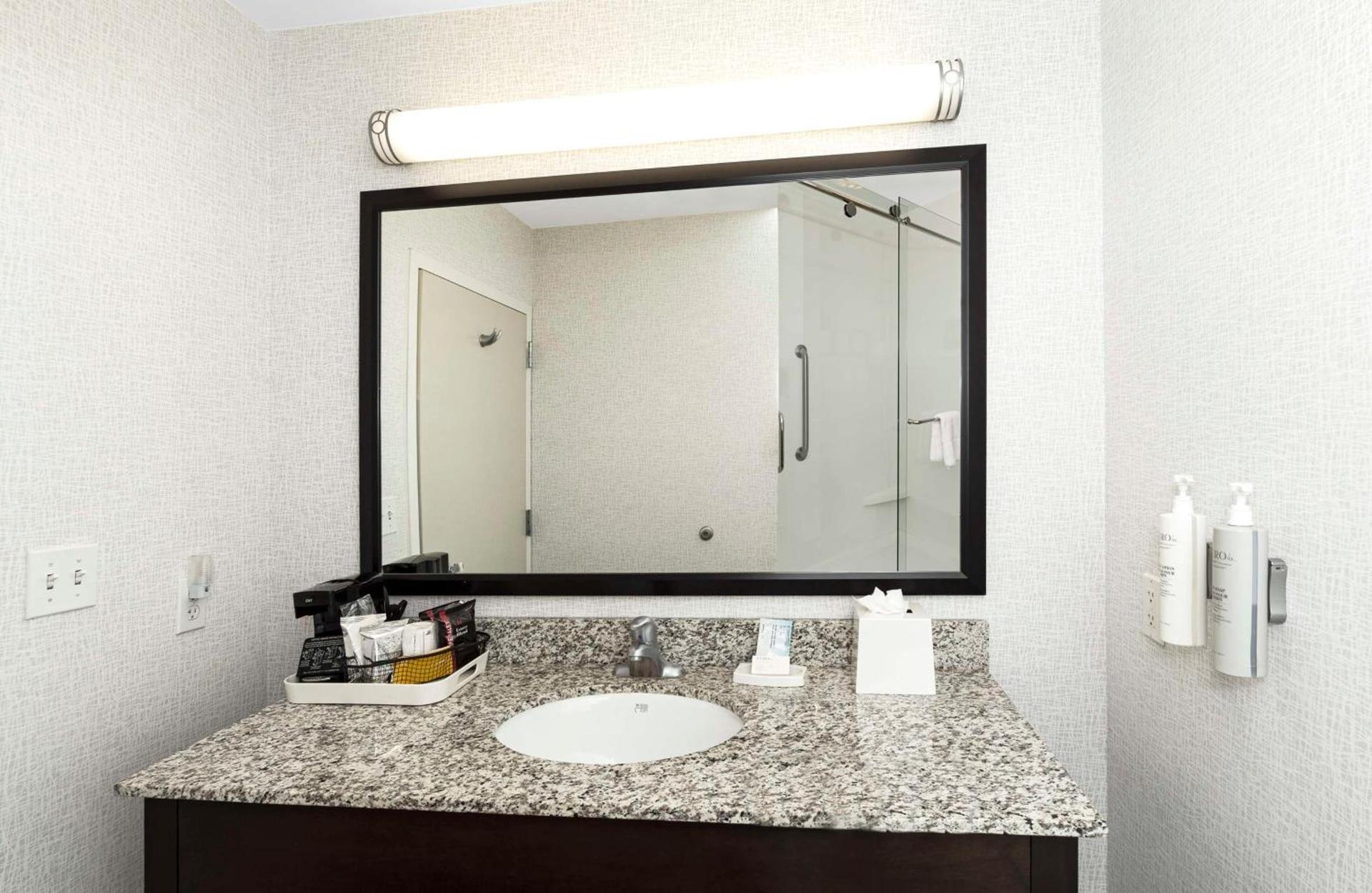 Hampton Inn & Suites - Raleigh Downtown photo 26