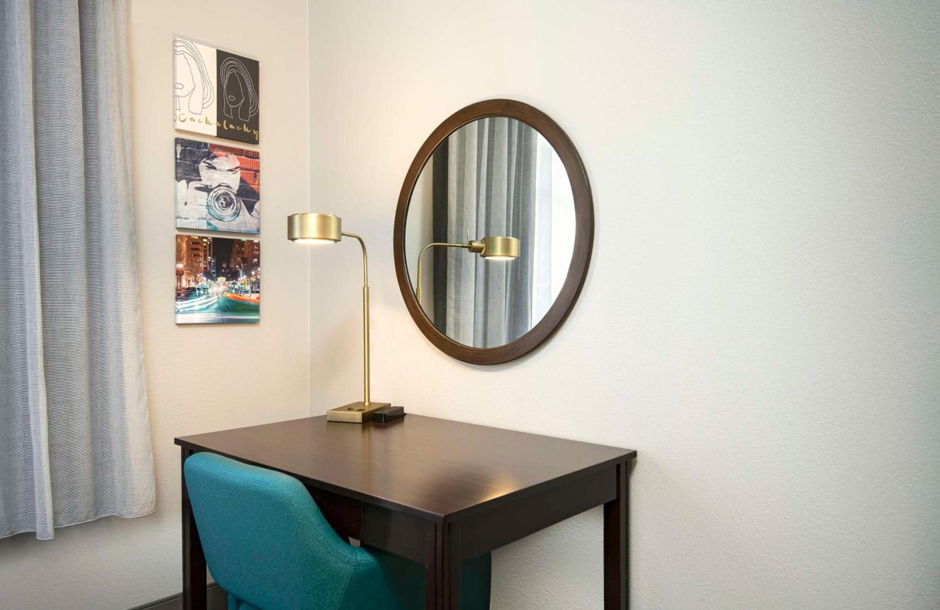 Hampton Inn & Suites - Raleigh Downtown photo 20