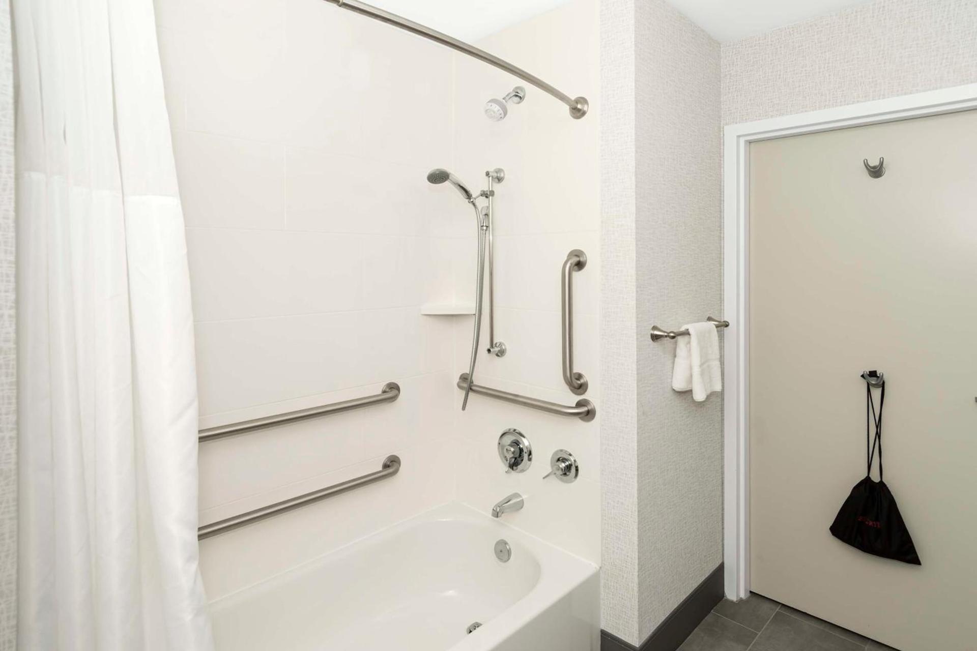 Hampton Inn & Suites - Raleigh Downtown photo 81