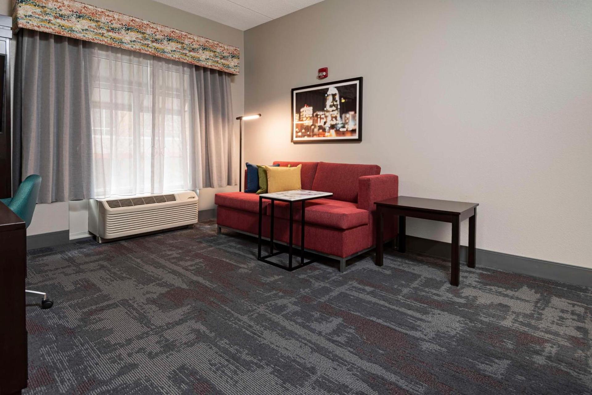 Hampton Inn & Suites - Raleigh Downtown photo 22