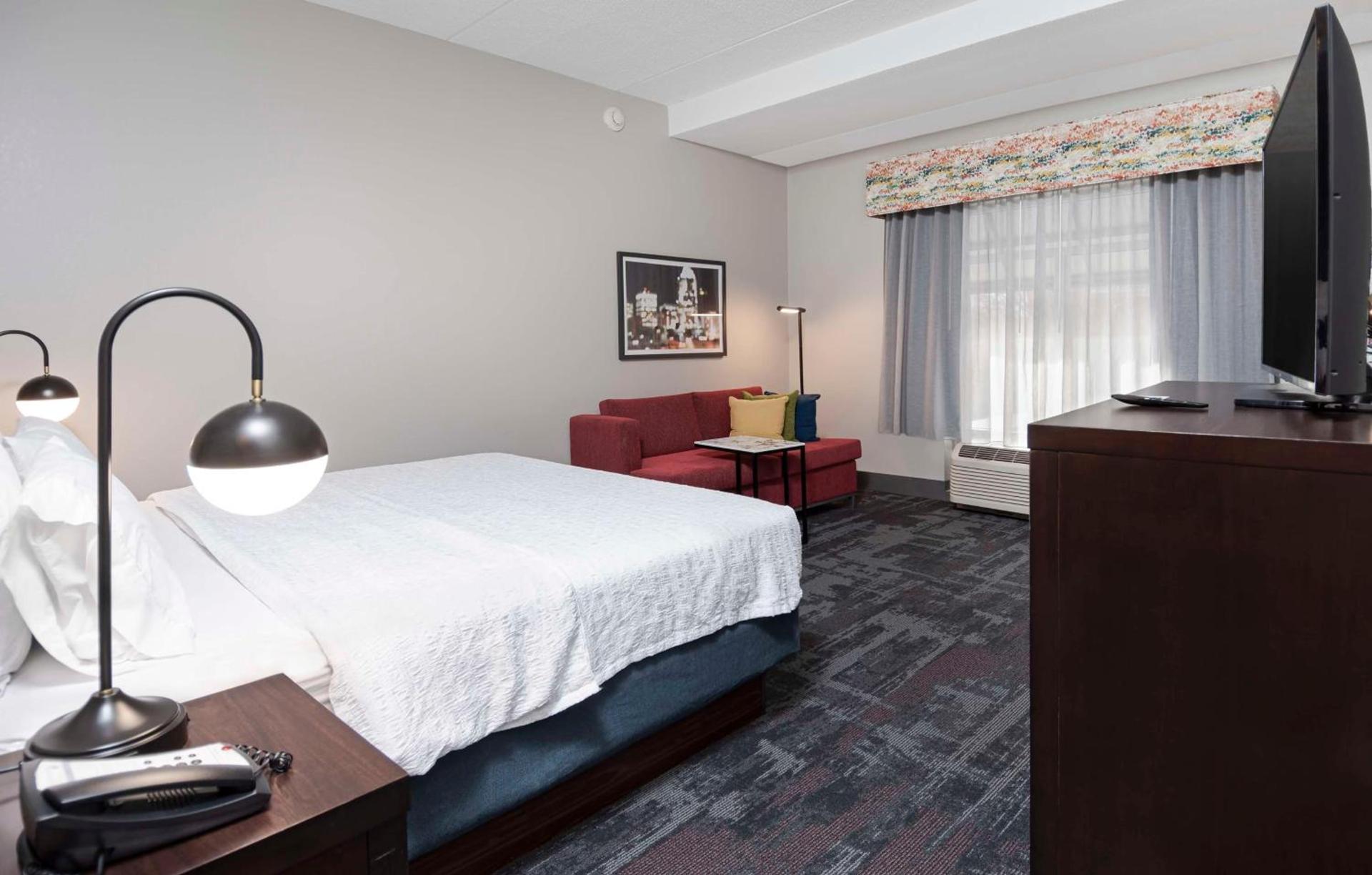 Hampton Inn & Suites - Raleigh Downtown photo 17
