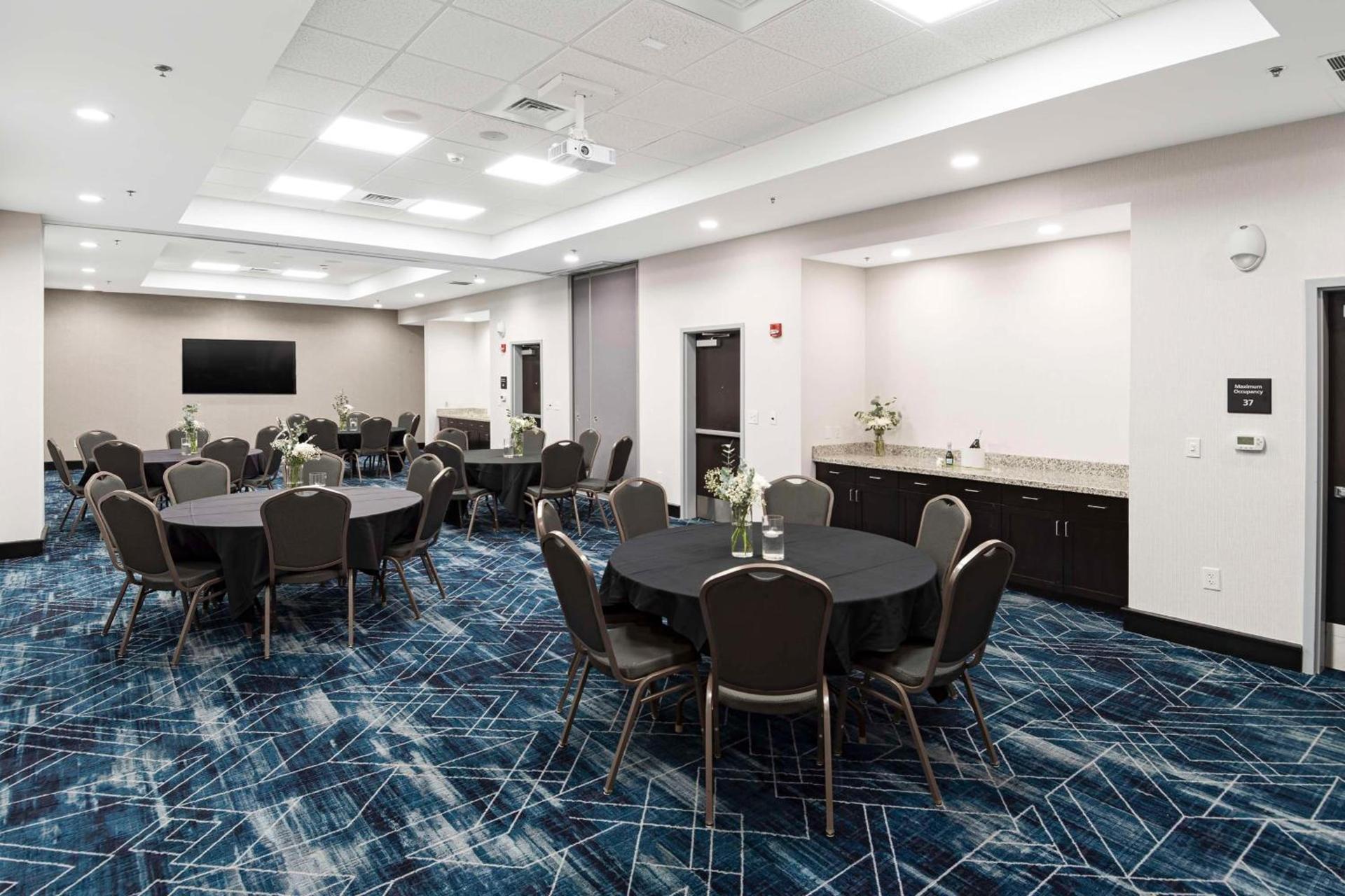 Hampton Inn & Suites - Raleigh Downtown photo 40