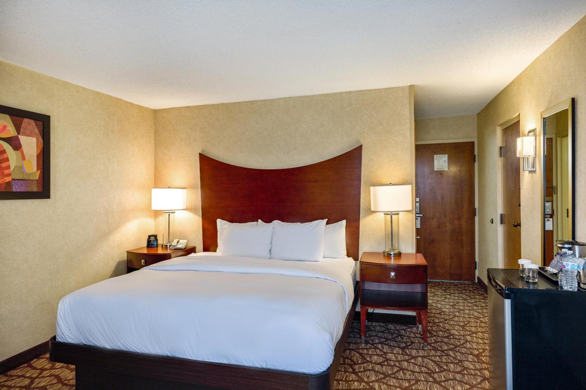 DoubleTree by Hilton Johnson City photo 42