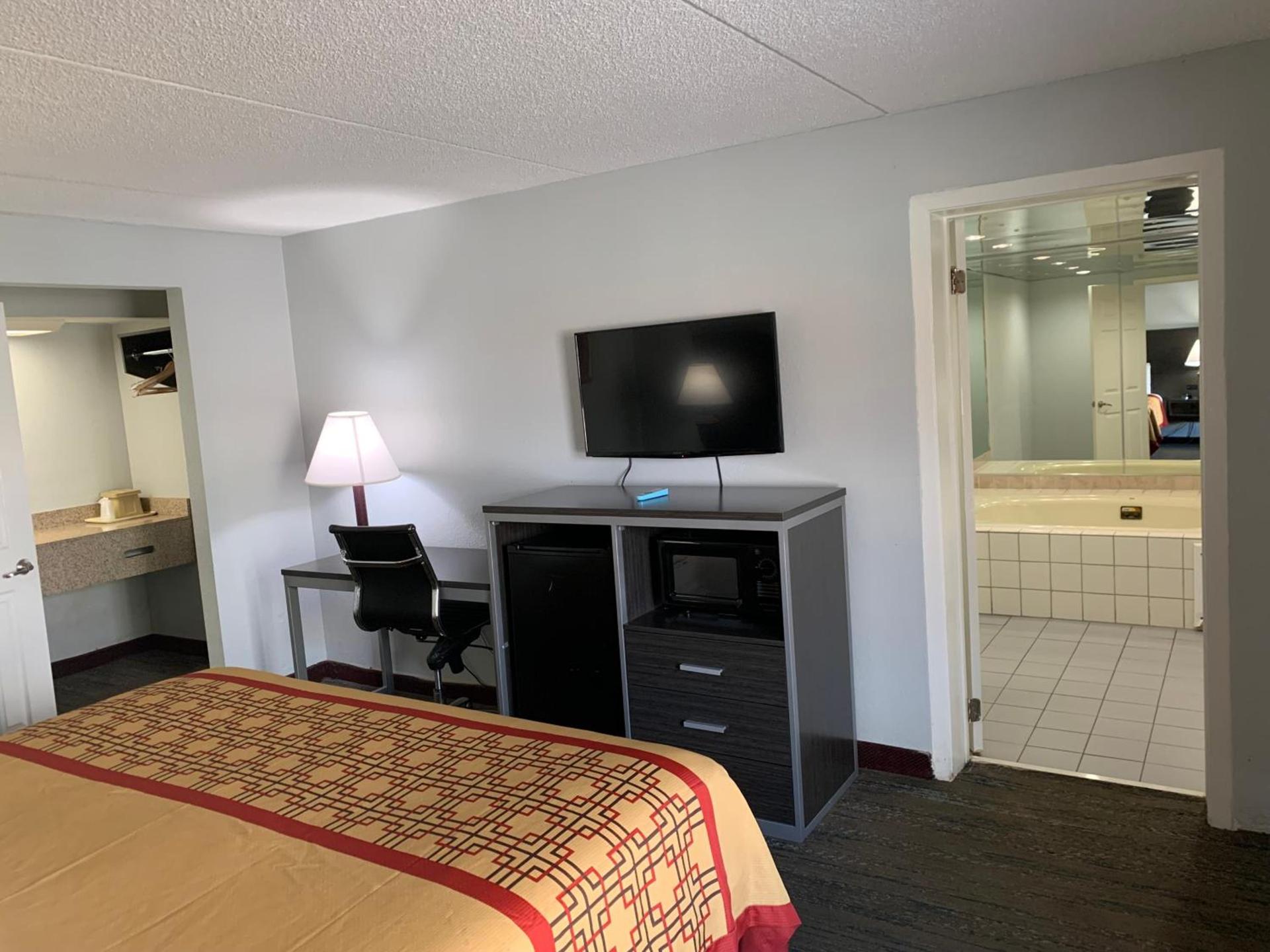Pigeon Forge Parkway Inn photo 53