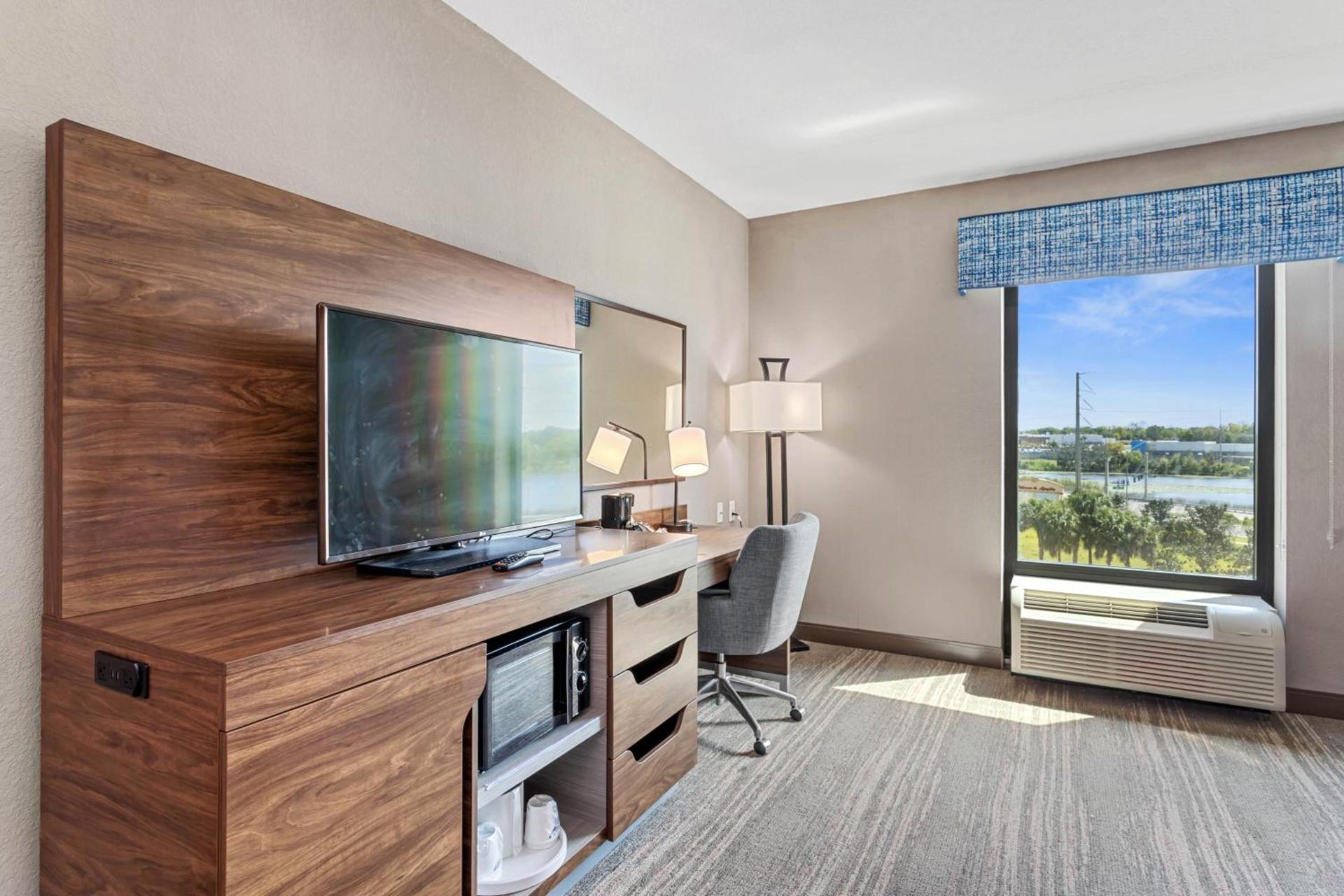 Hampton Inn & Suites Orlando-Apopka photo 81