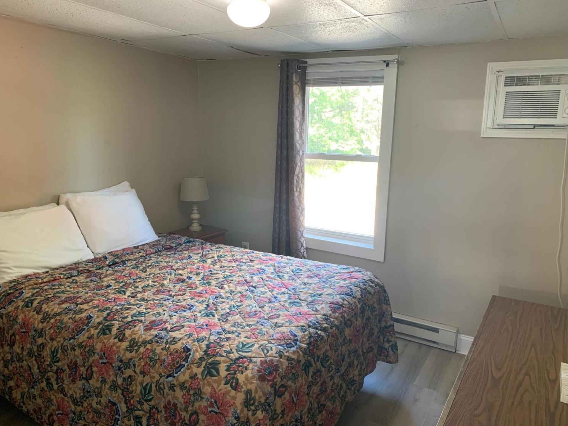 Island View Motel photo 14