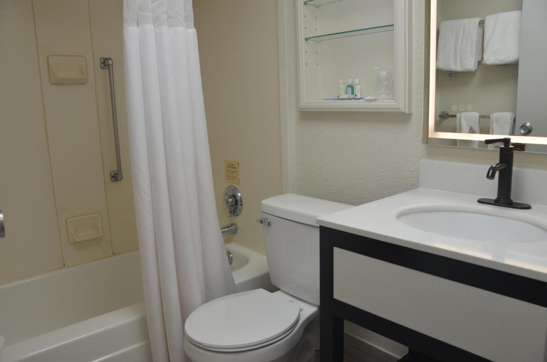 Quality Inn Perrysburg - Toledo South photo 44