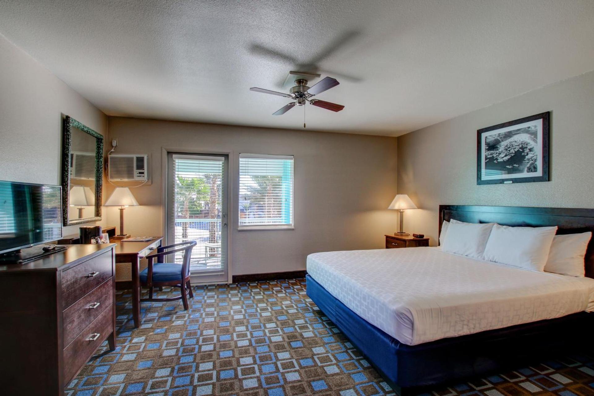The Nautical Beachfront Resort photo 51