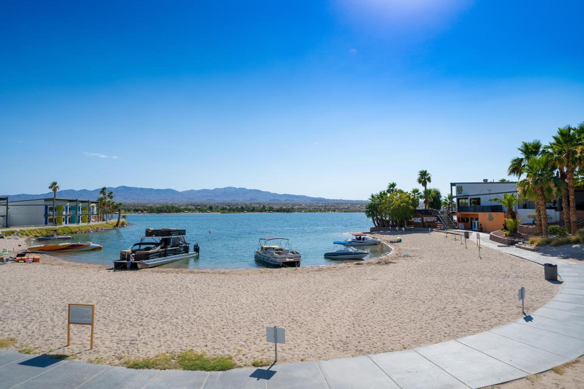 The Nautical Beachfront Resort photo 39