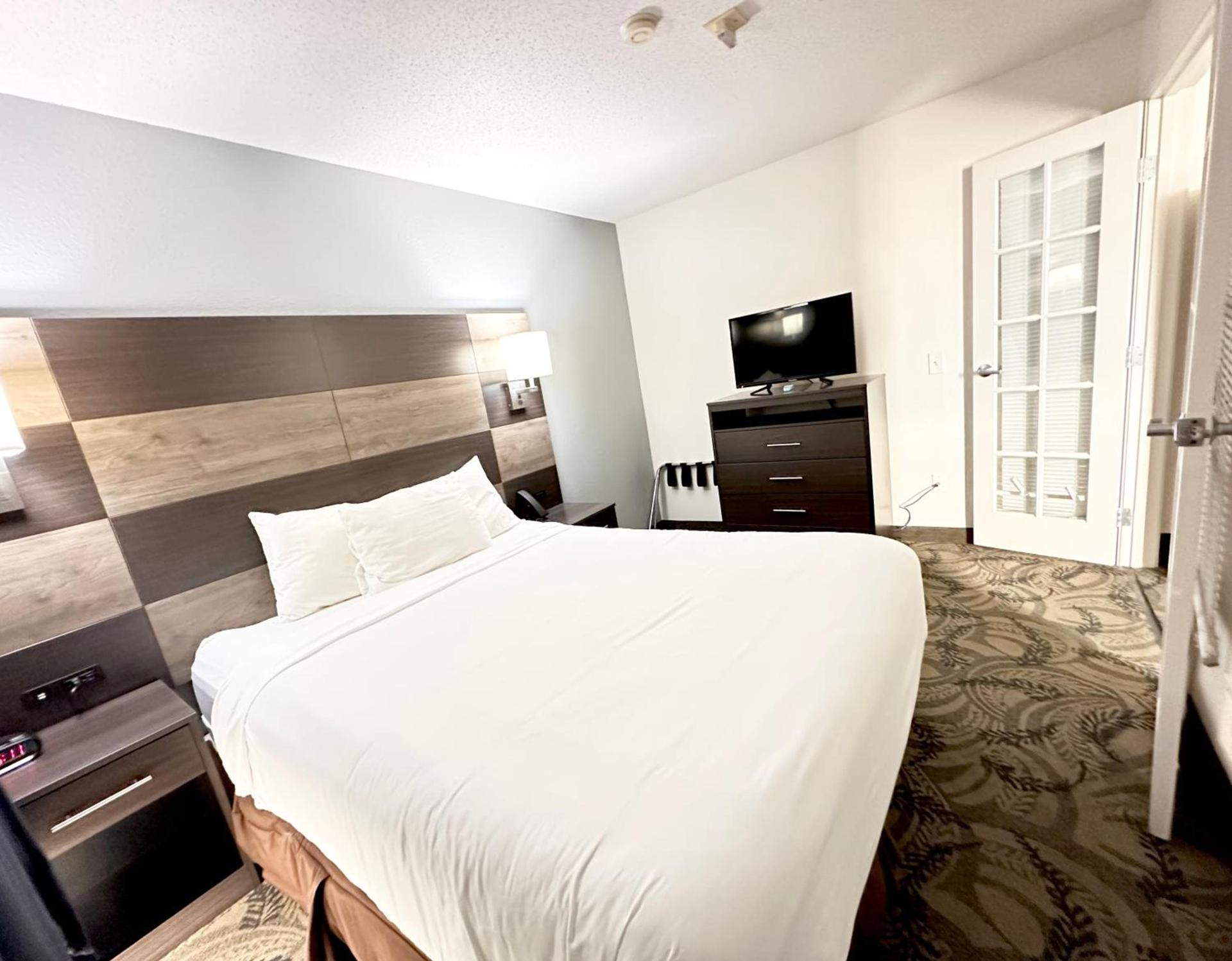 MainStay Suites Madison Airport photo 96