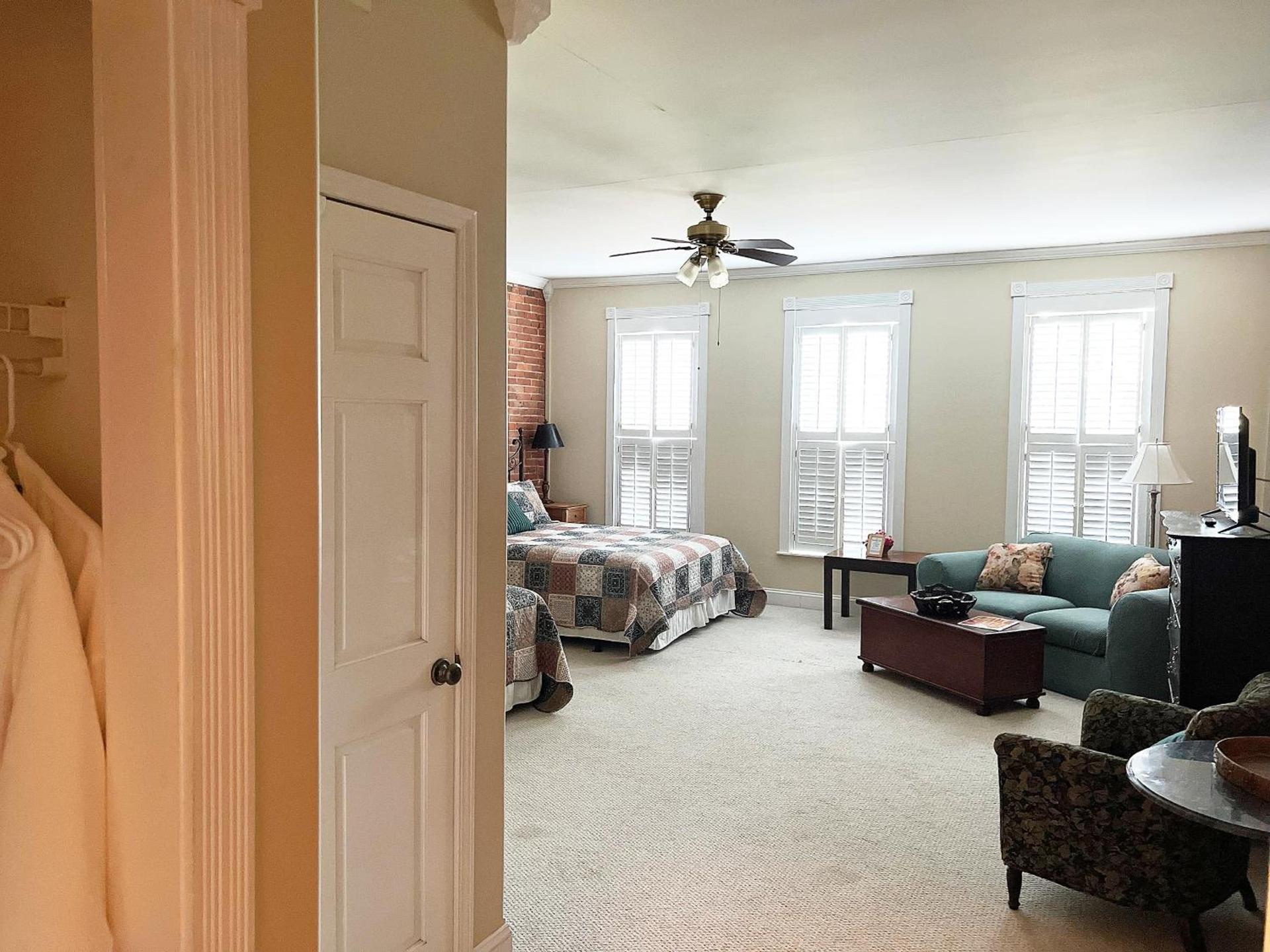 Eagles Nest Inn photo 2