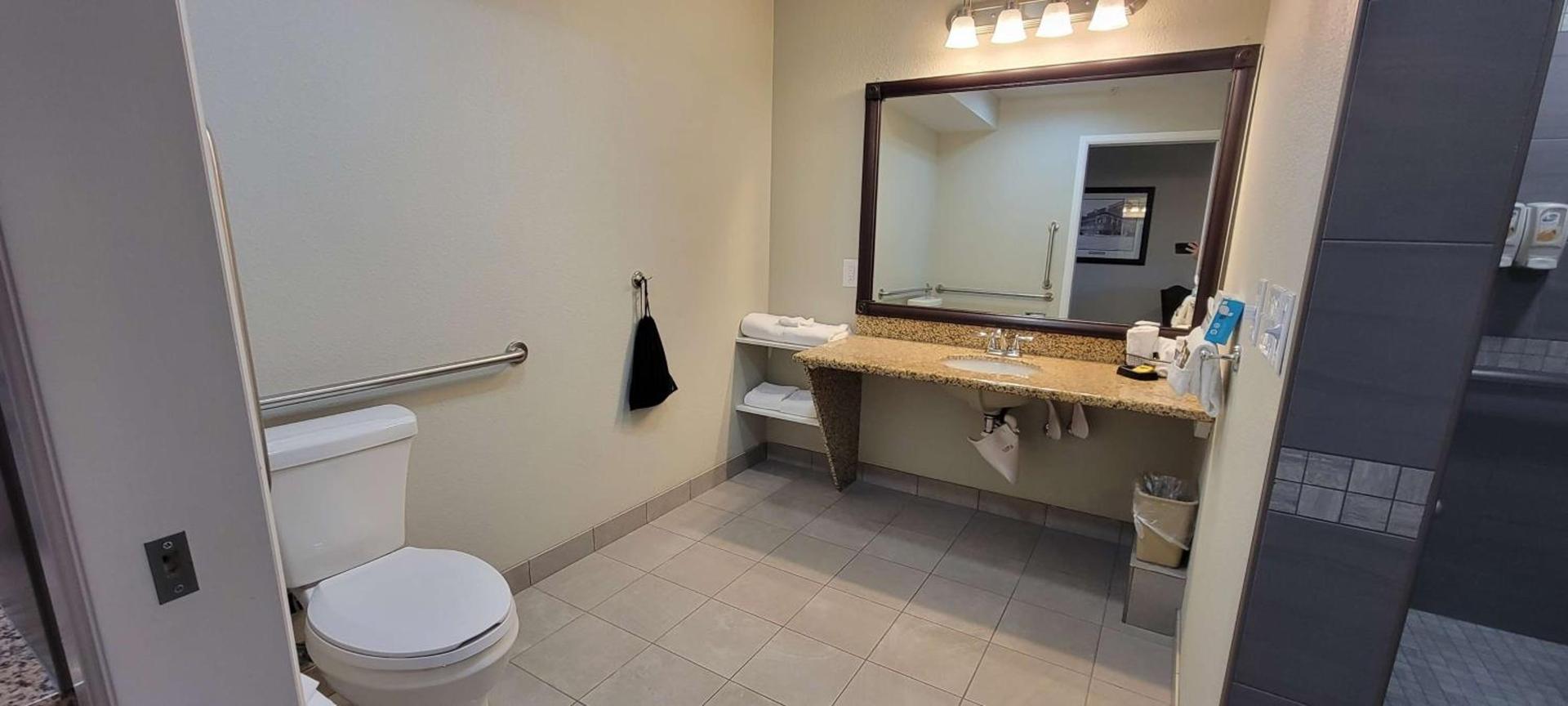 Best Western Plus Ahtanum Inn photo 49