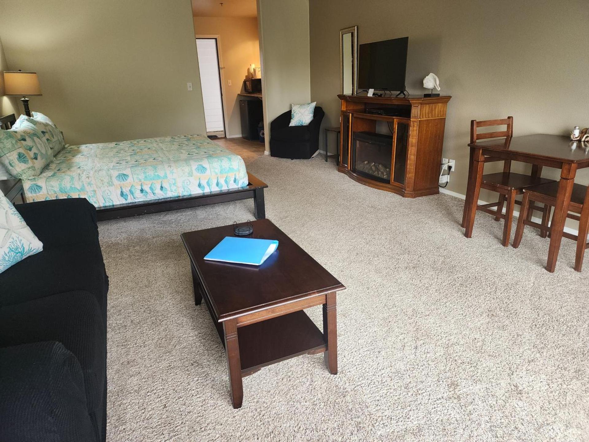 Inn at Arch Rock photo 37