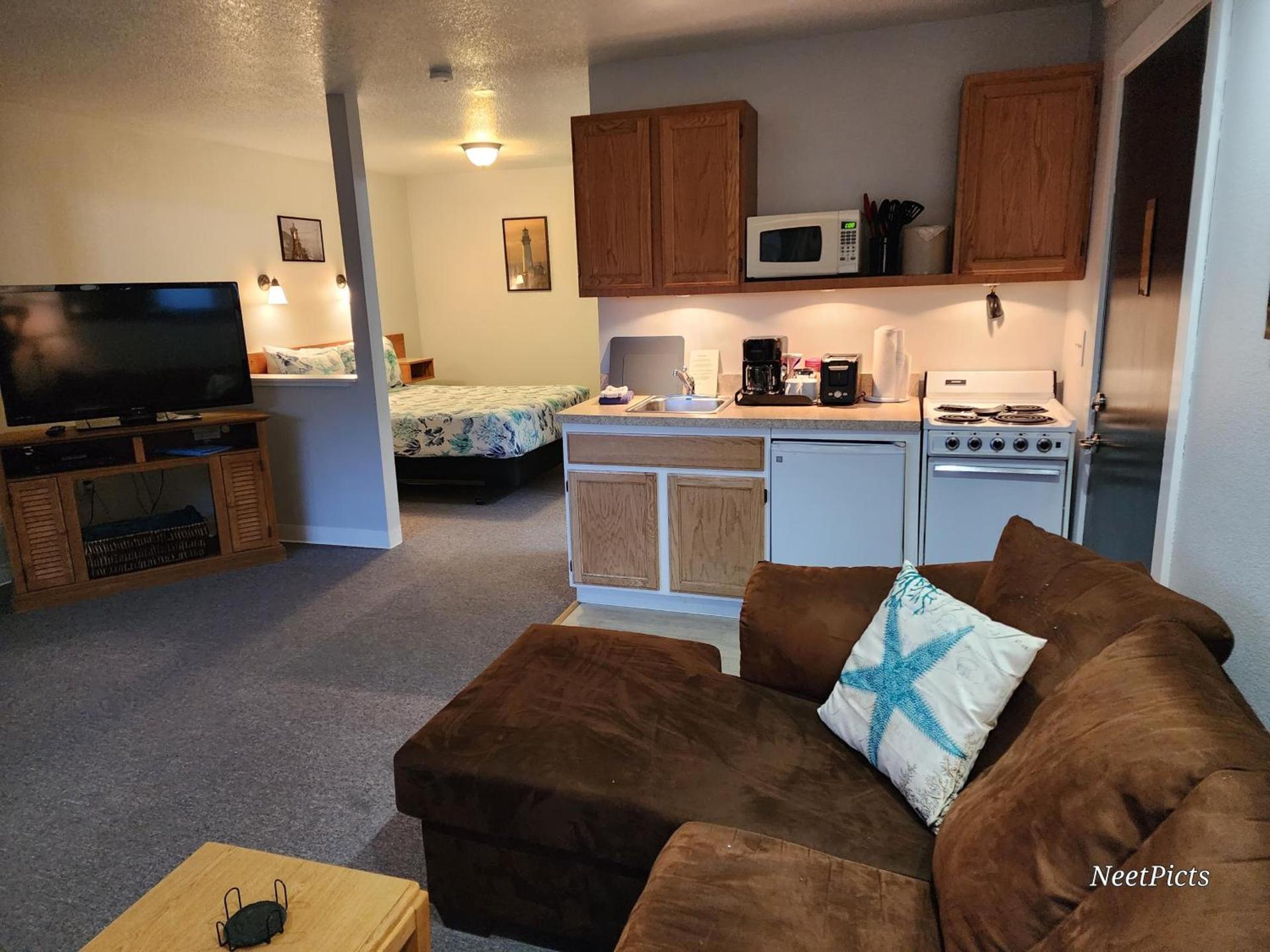 Inn at Arch Rock photo 68