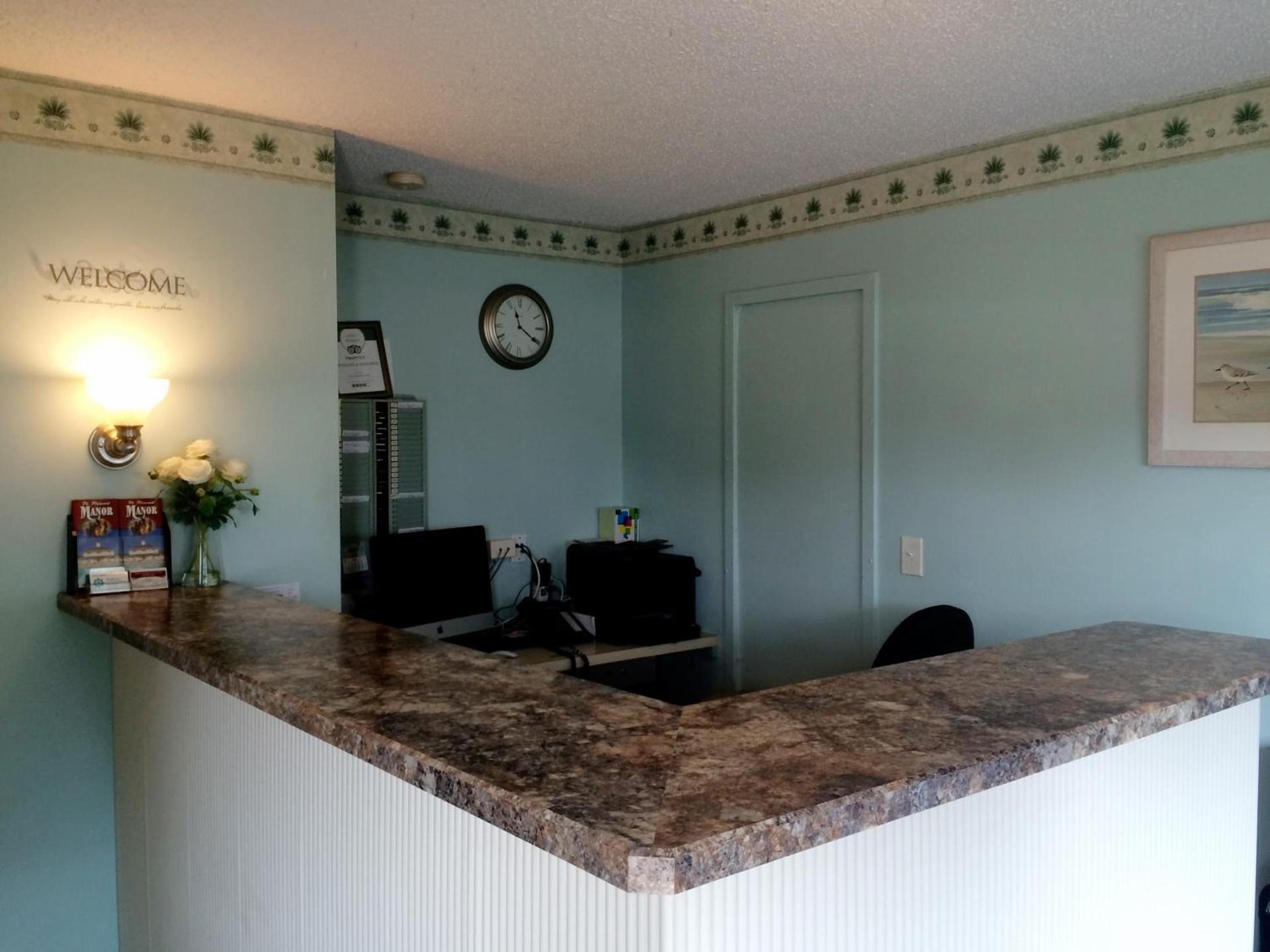 Sand Pebble Motor Lodge photo 10