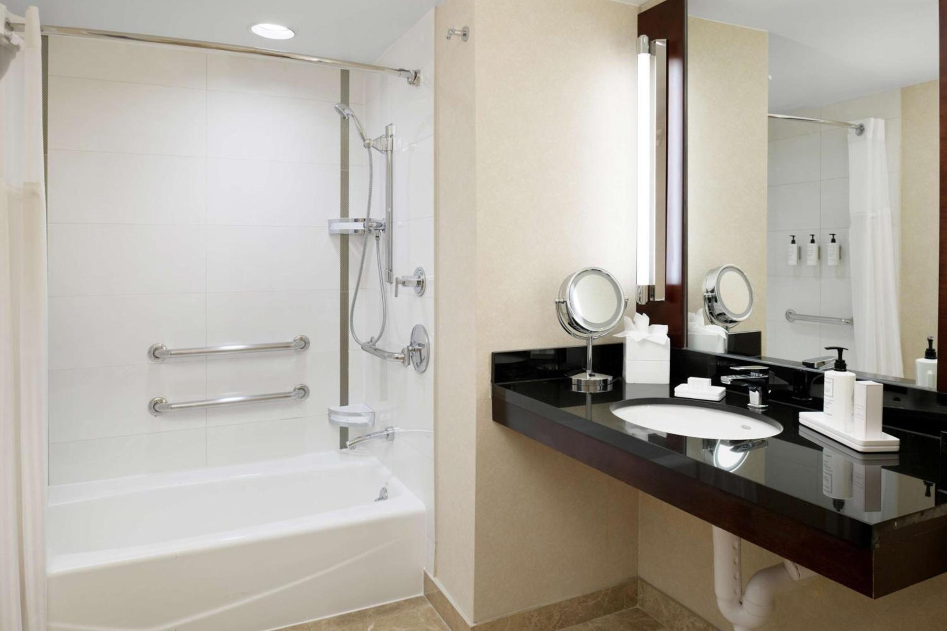 Hilton Charlotte Uptown photo 16