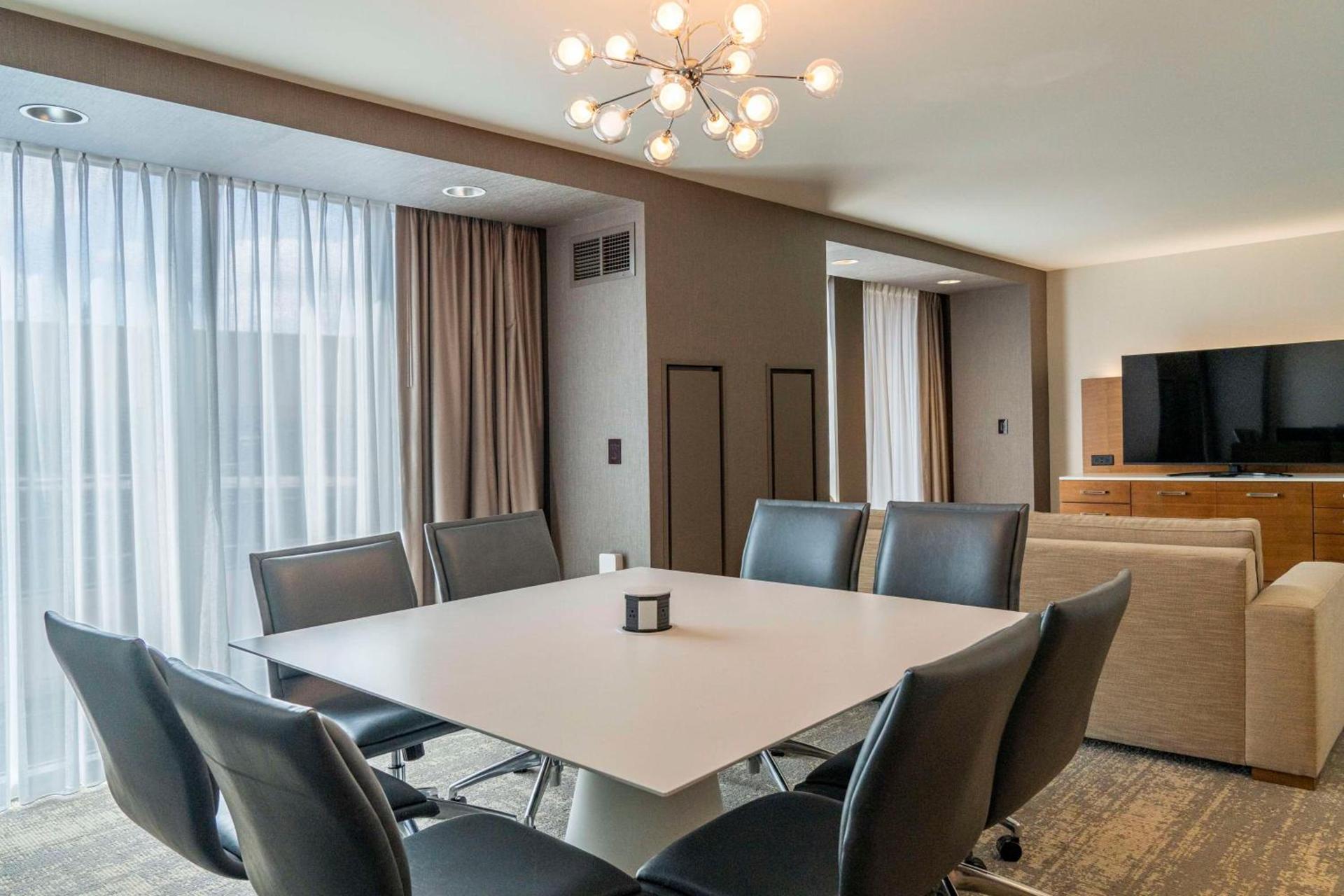 Hilton Columbus Downtown photo 47