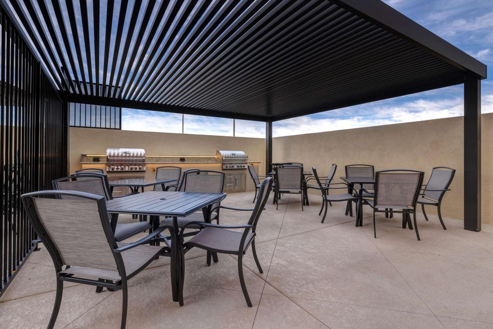 Home2 Suites By Hilton Las Vegas Southwest I-215 Curve photo 2