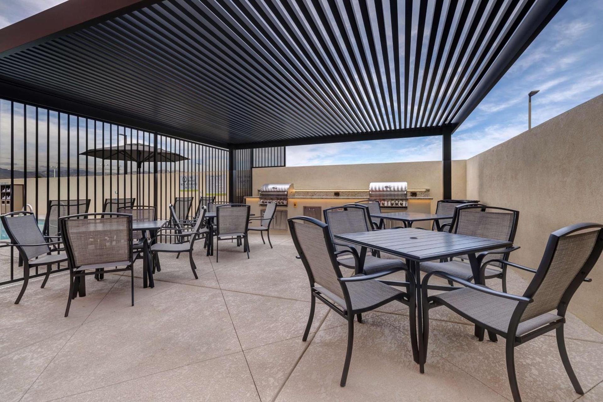 Home2 Suites By Hilton Las Vegas Southwest I-215 Curve photo 12