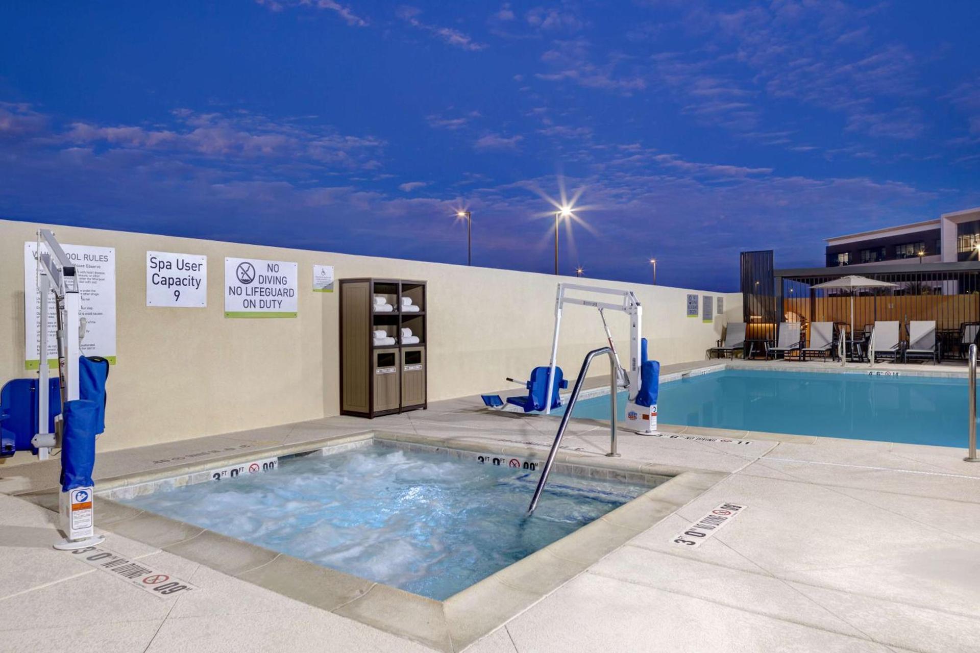 Home2 Suites By Hilton Las Vegas Southwest I-215 Curve photo 17