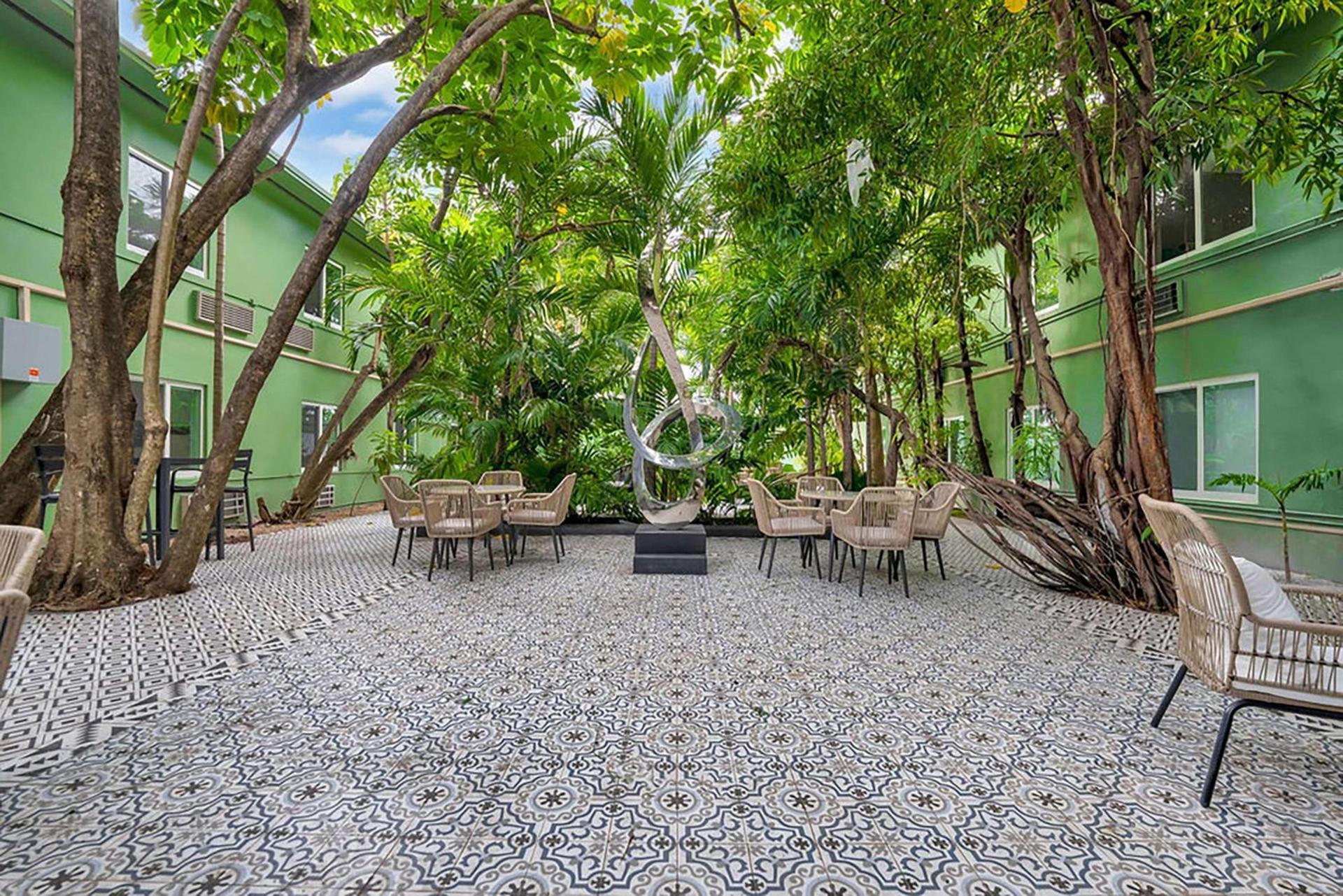 Atrium Hotel, Trademark Collection by Wyndham photo 9