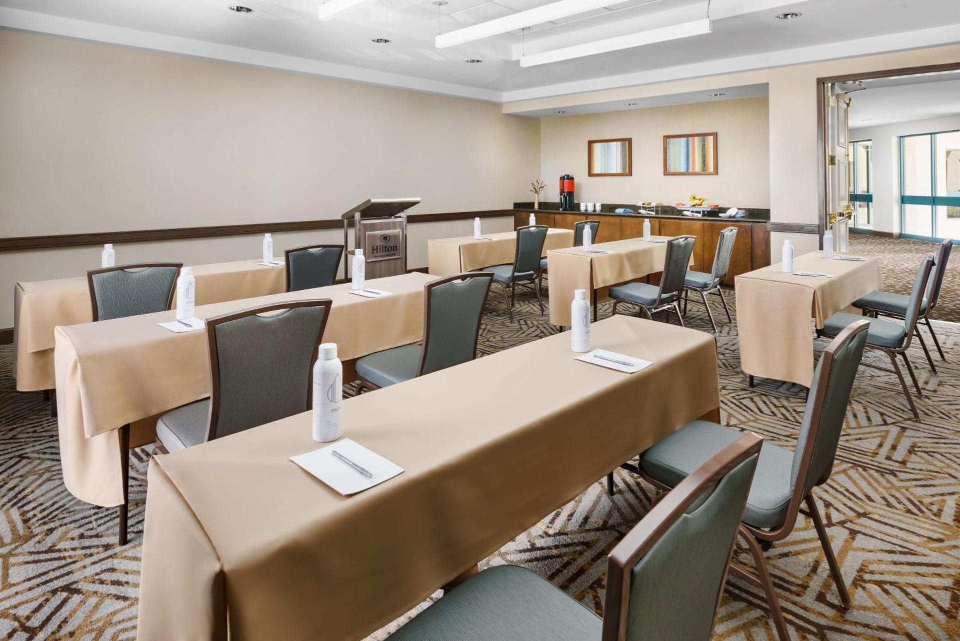 Hilton Phoenix Airport photo 58