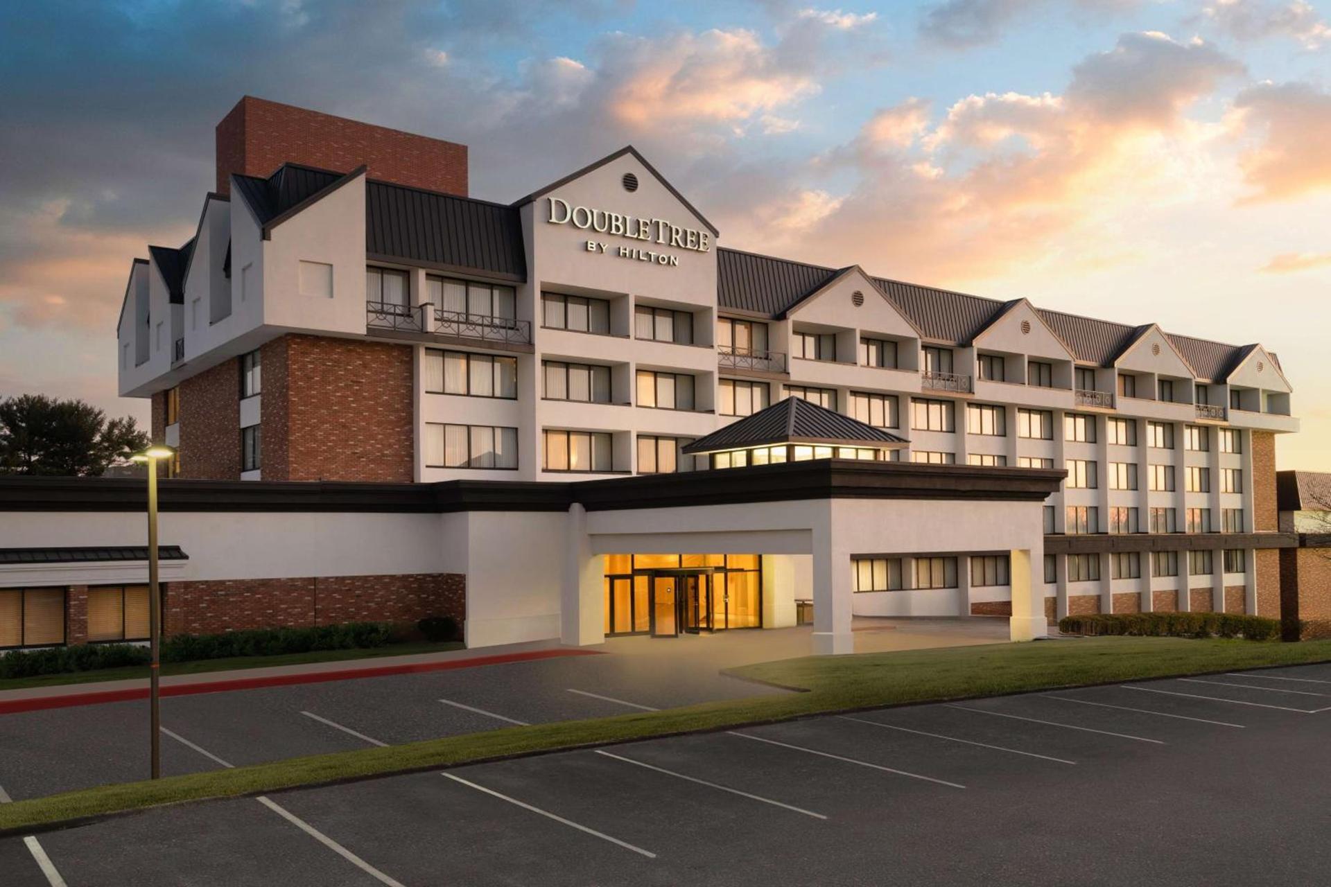 DoubleTree By Hilton Baltimore North Pikesville photo 3
