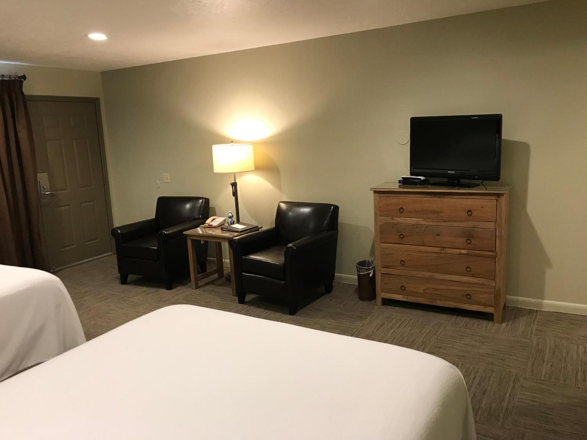 Driftwood Lodge photo 37