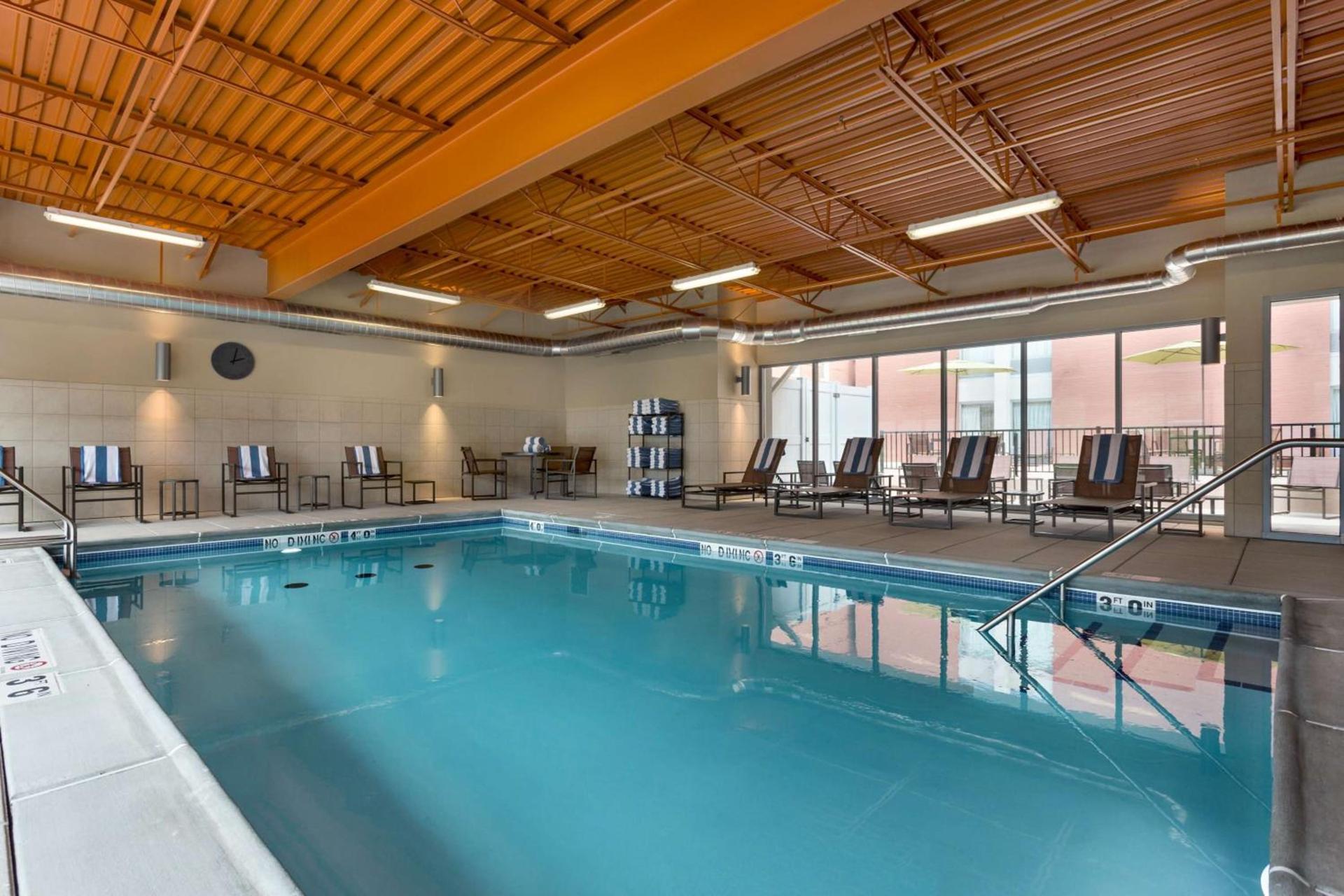 Hampton Inn and Suites Clayton/St. Louis-Galleria Area photo 8