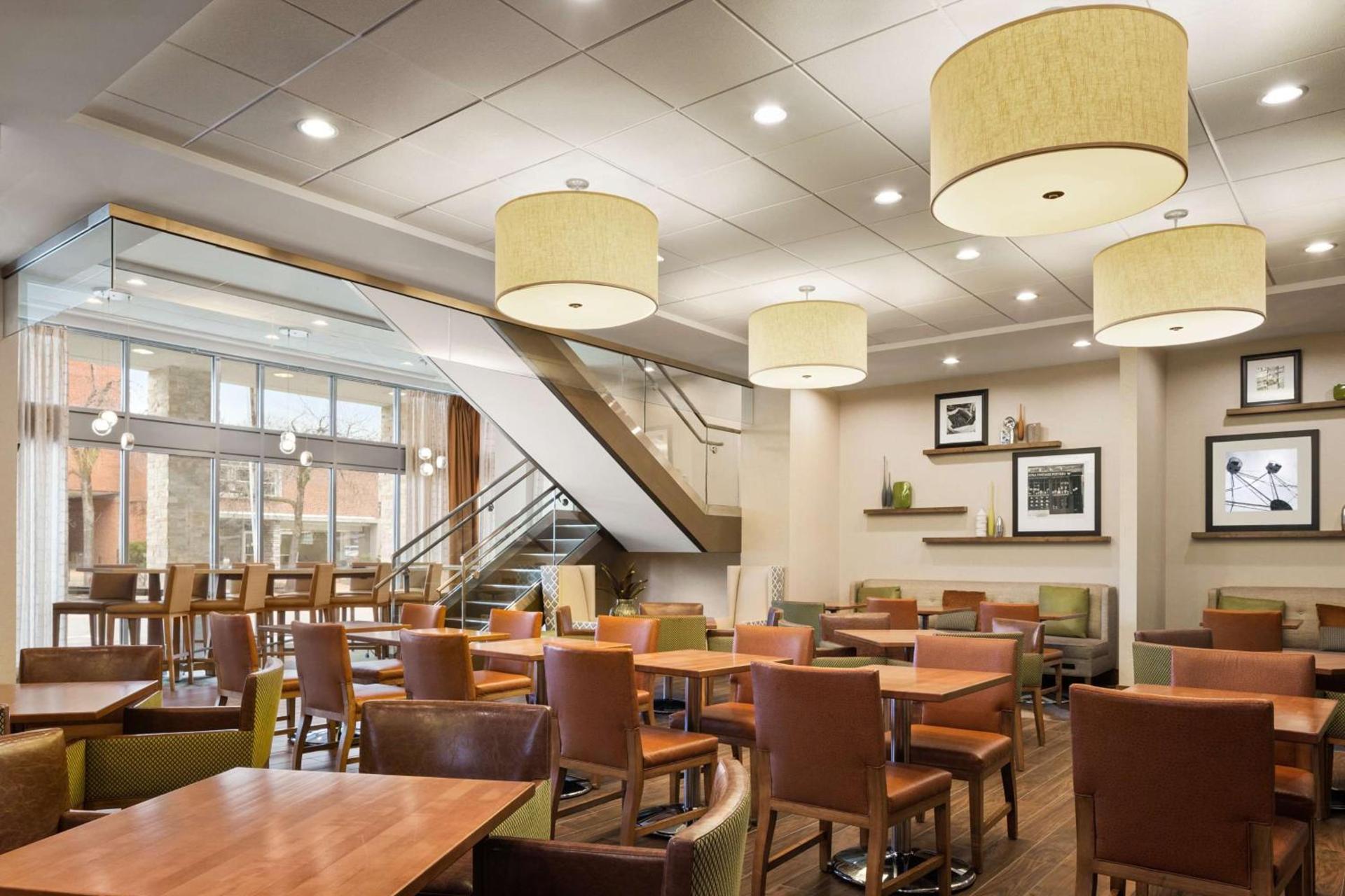 Hampton Inn and Suites Clayton/St. Louis-Galleria Area photo 10