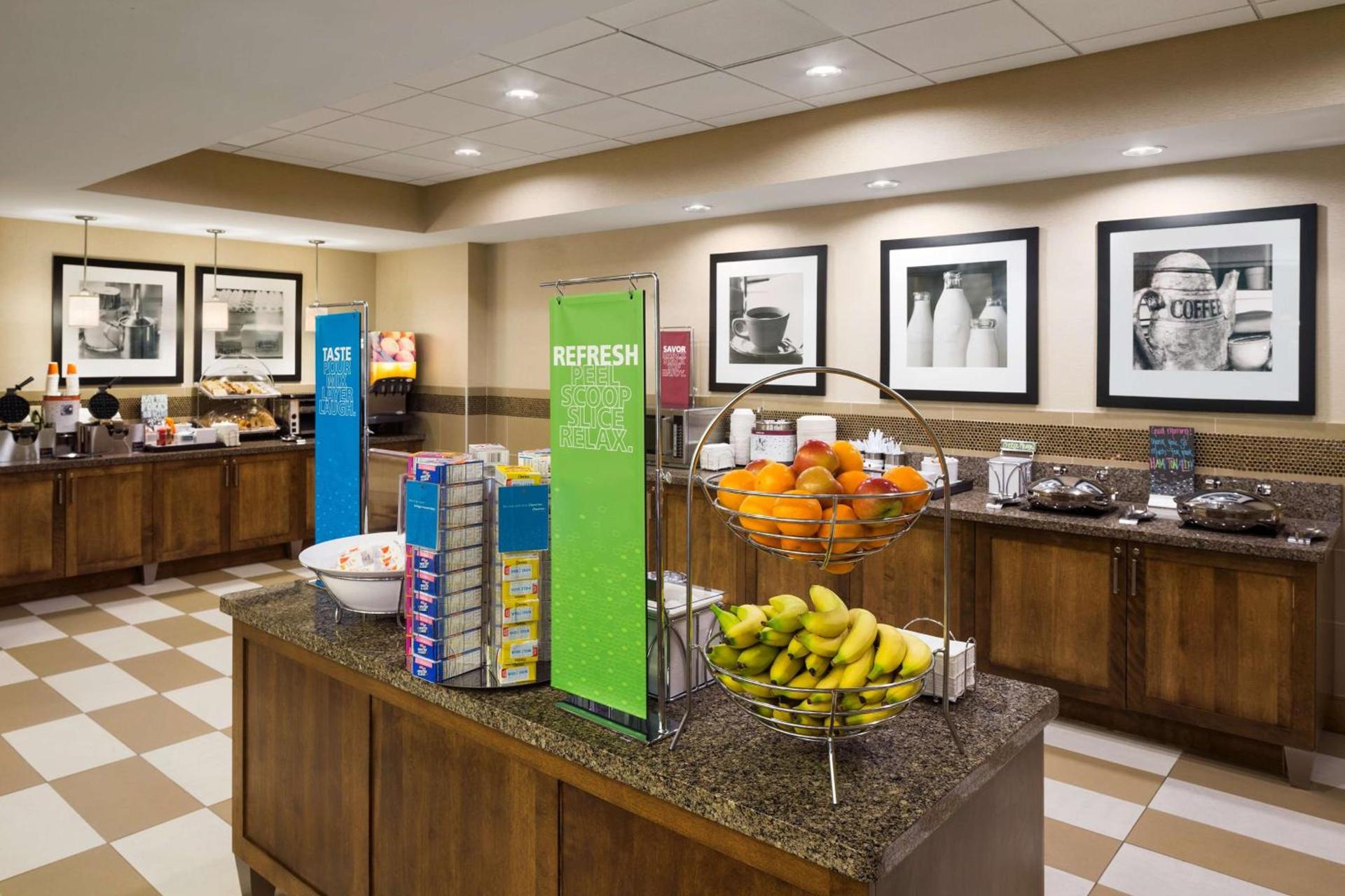 Hampton Inn and Suites Clayton/St. Louis-Galleria Area photo 11