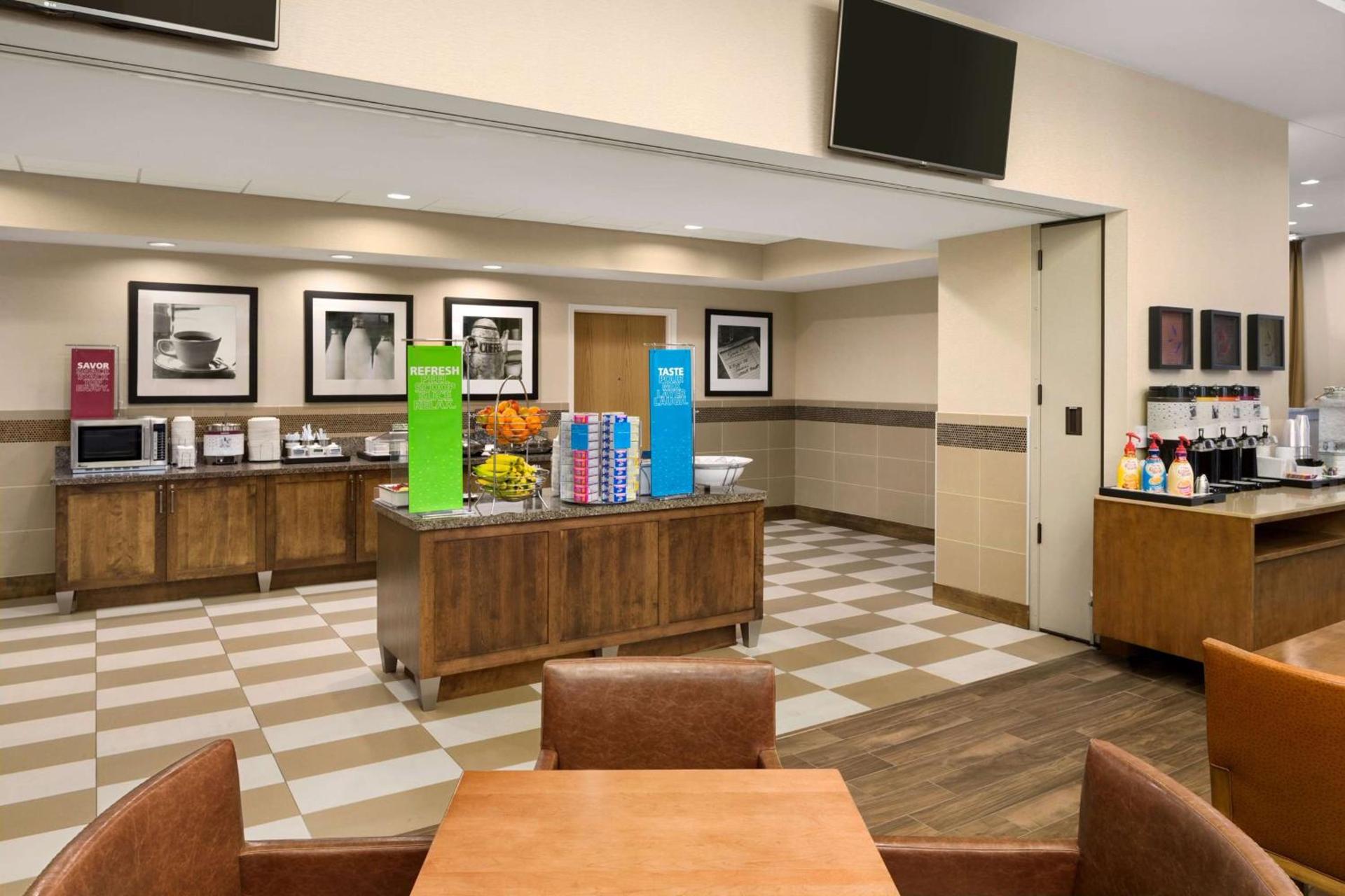 Hampton Inn and Suites Clayton/St. Louis-Galleria Area photo 13