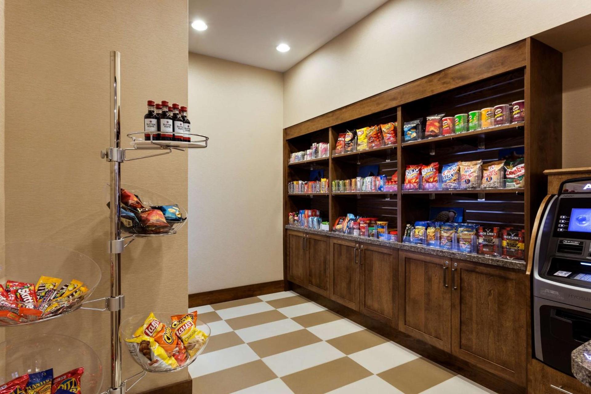 Hampton Inn and Suites Clayton/St. Louis-Galleria Area photo 12
