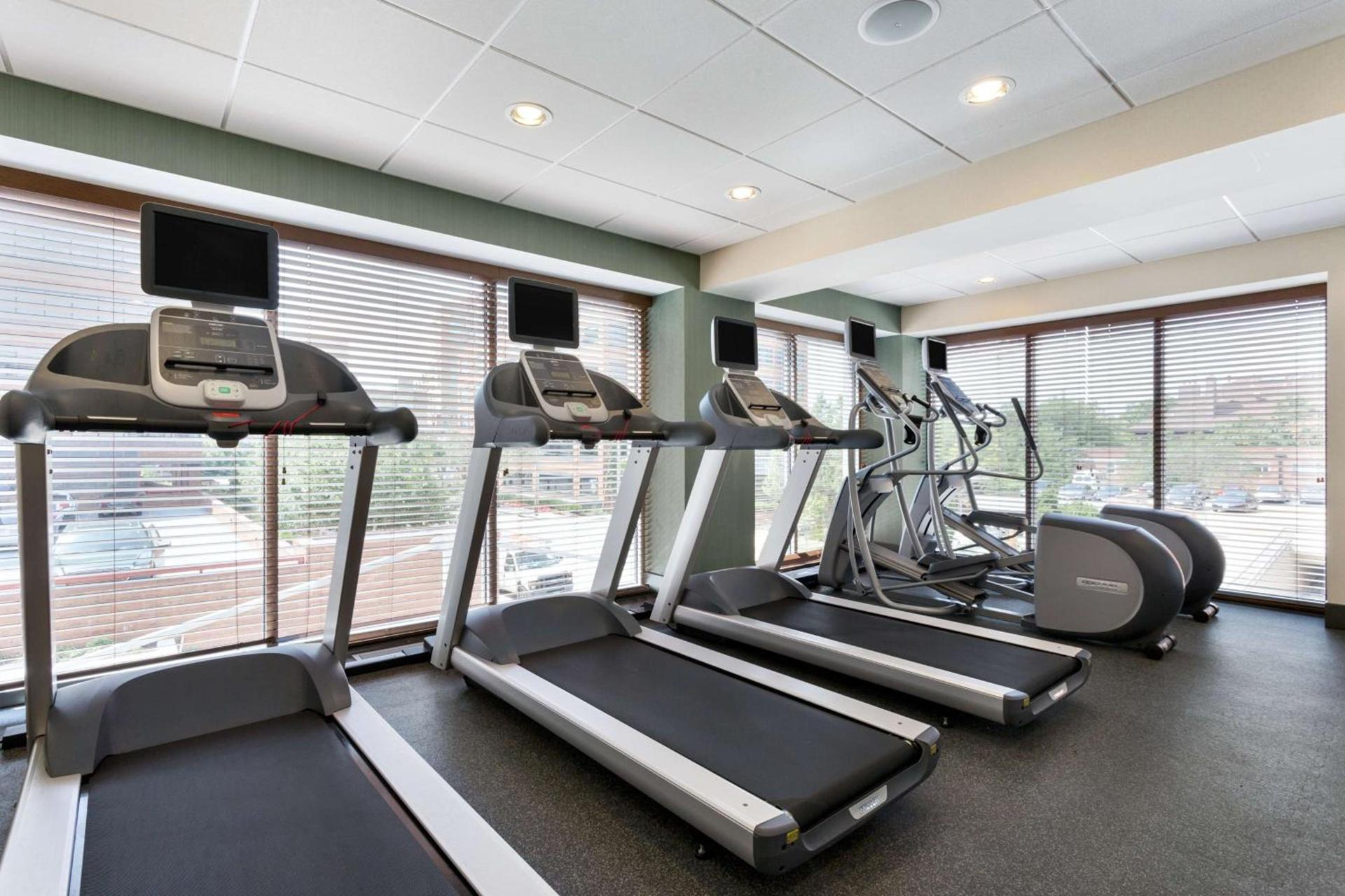 Hampton Inn and Suites Clayton/St. Louis-Galleria Area photo 18