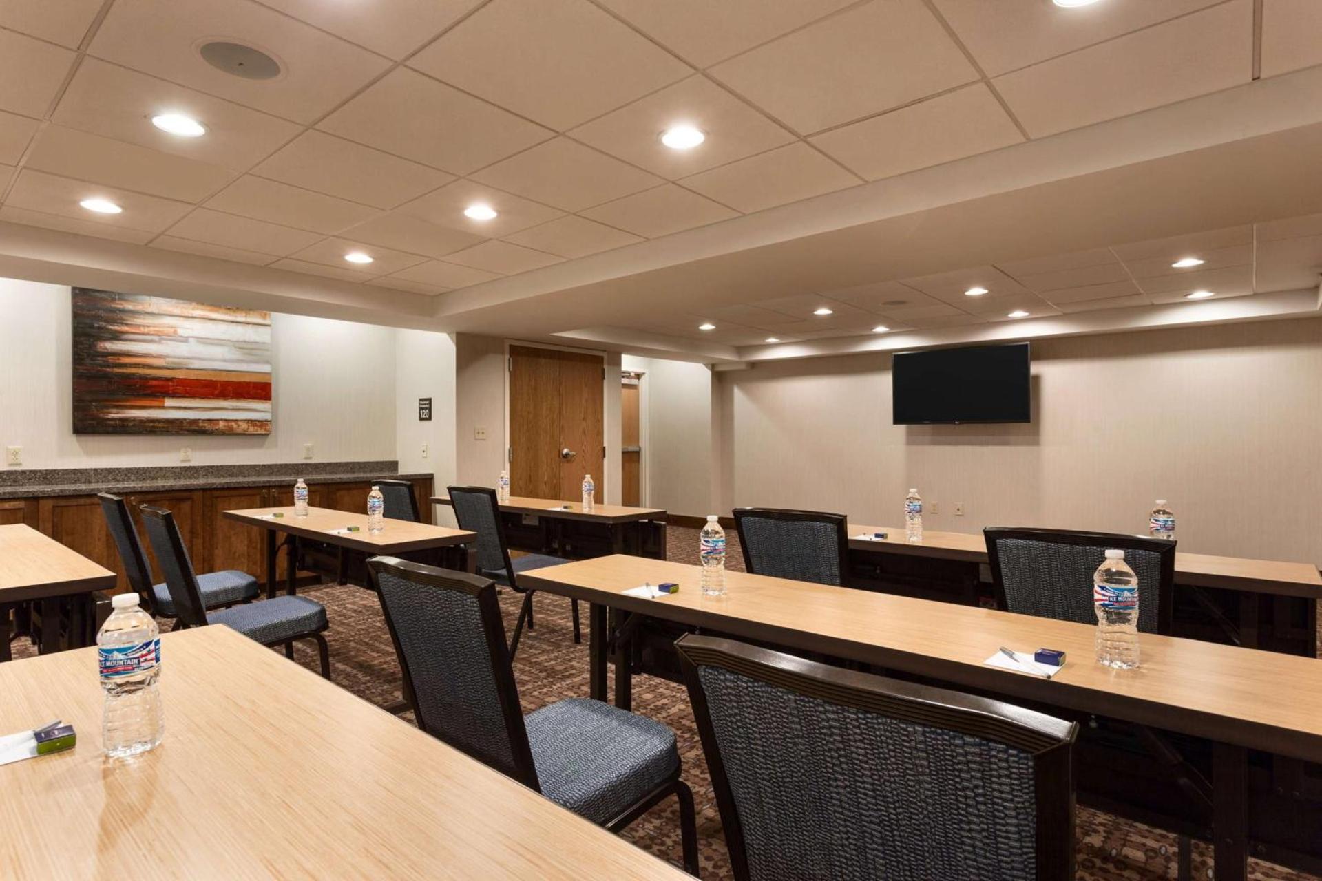 Hampton Inn and Suites Clayton/St. Louis-Galleria Area photo 36