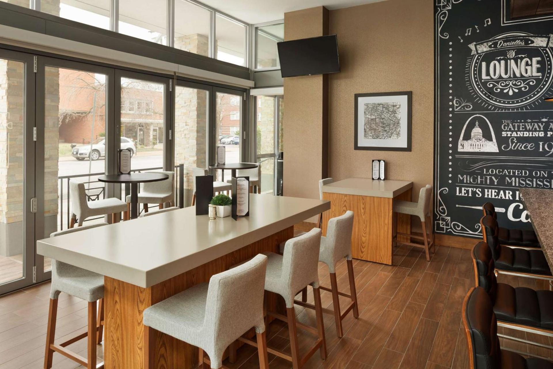 Hampton Inn and Suites Clayton/St. Louis-Galleria Area photo 42