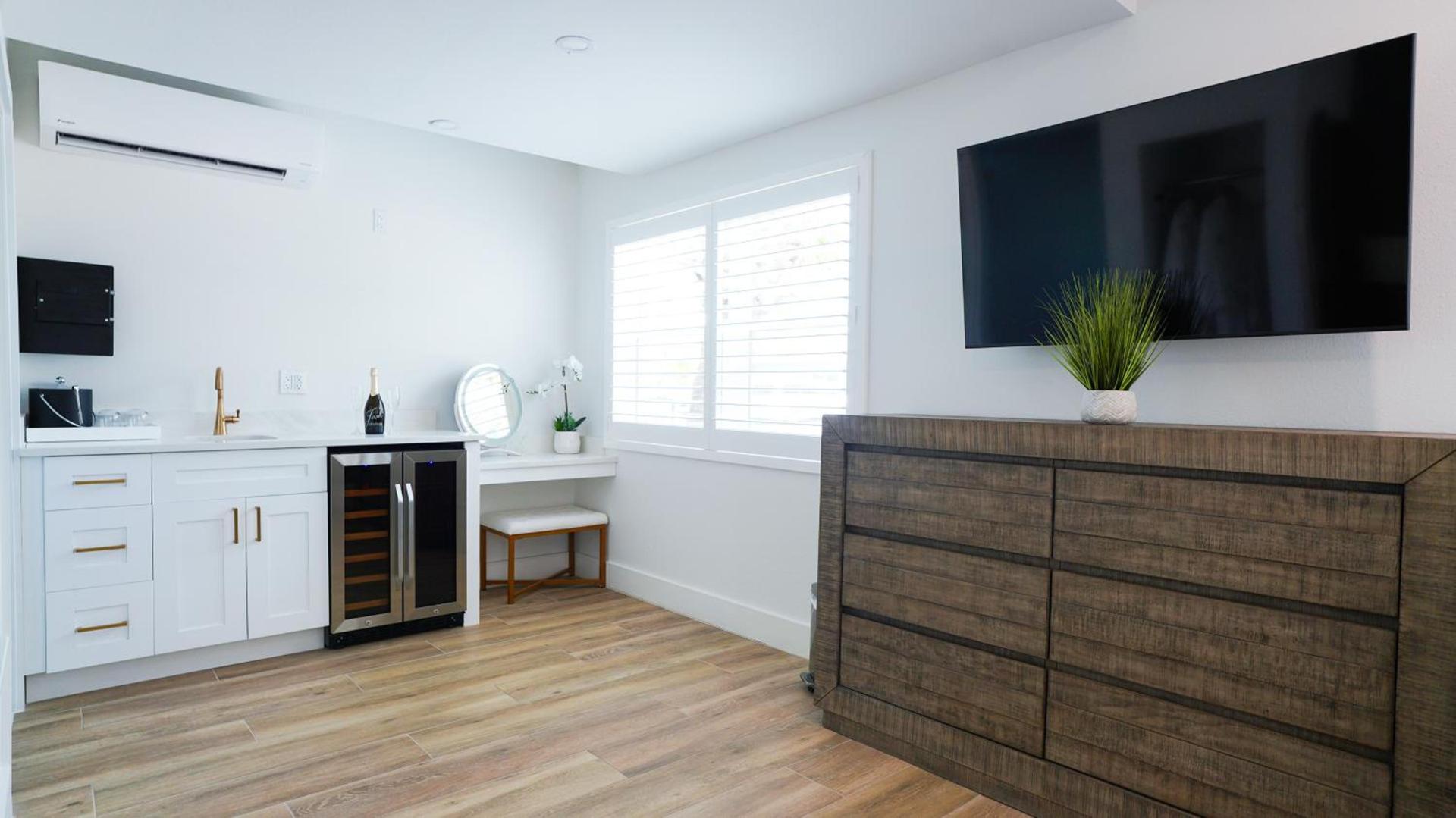 Ivory Sands Beach Suites photo 38