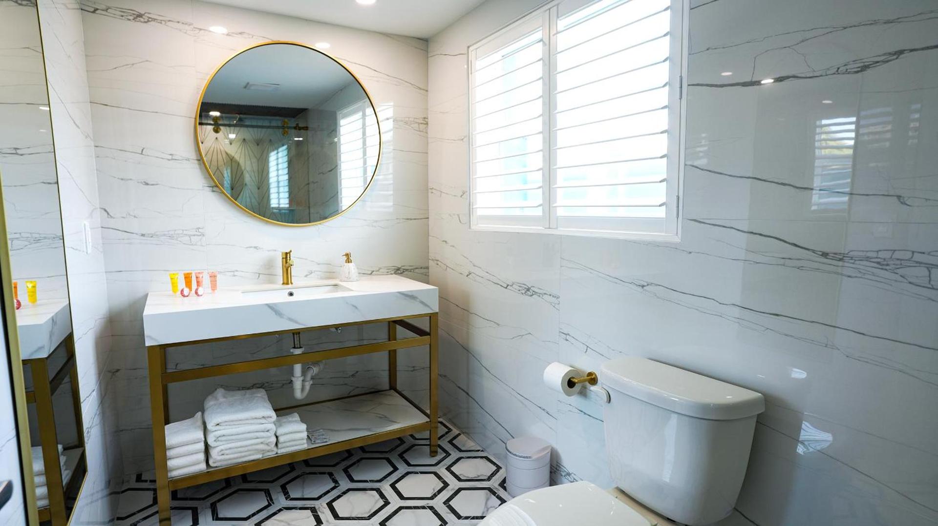 Ivory Sands Beach Suites photo 39