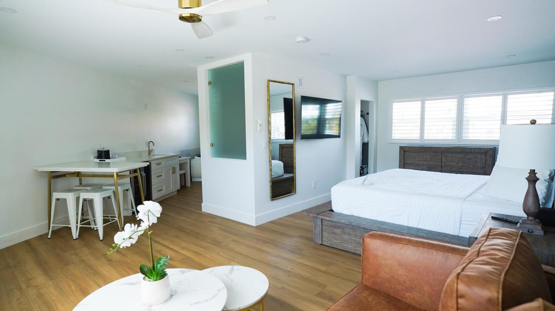 Ivory Sands Beach Suites photo 48