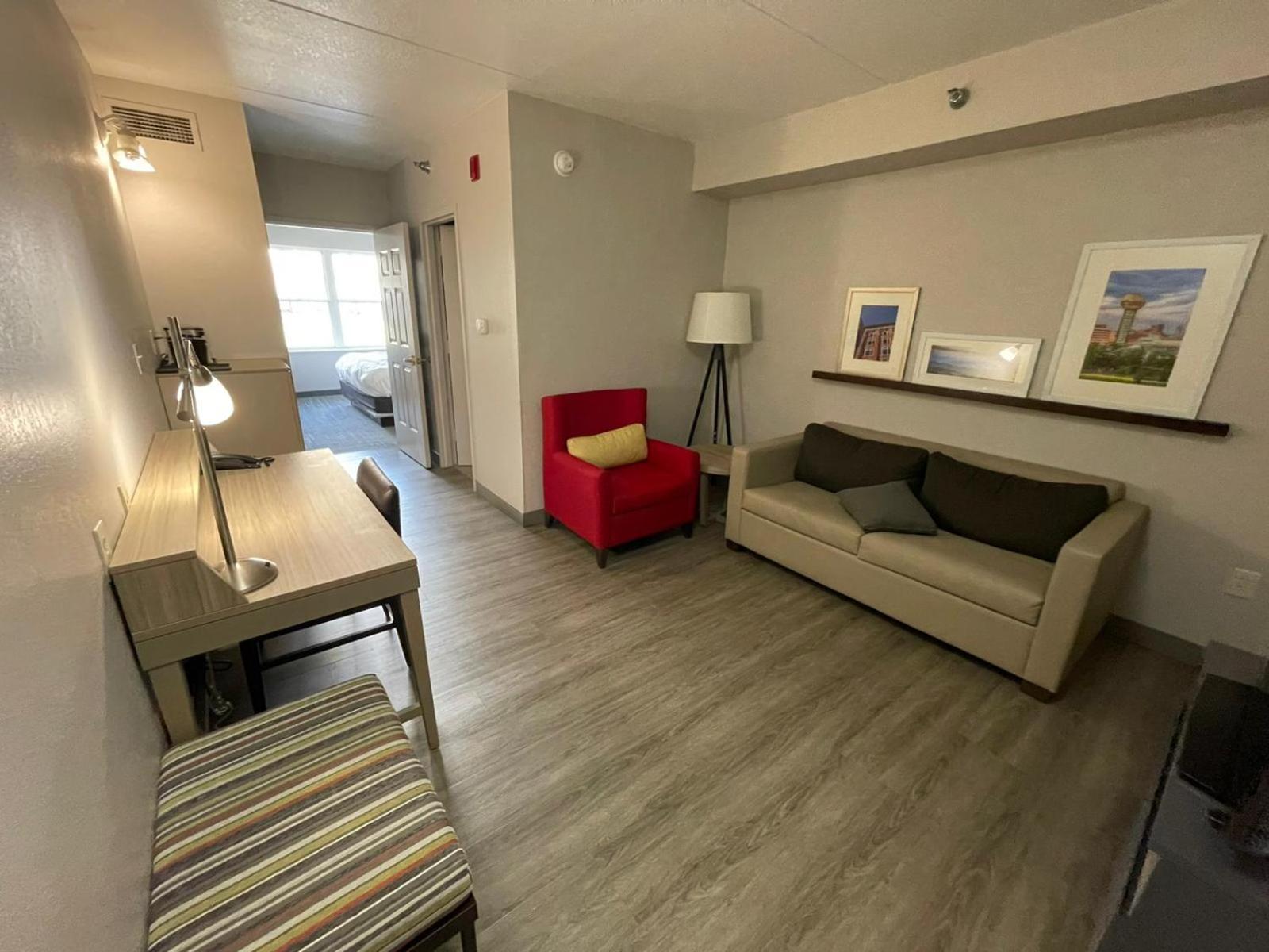 La Quinta Inn & Suites by Wyndam Knoxville West photo 22
