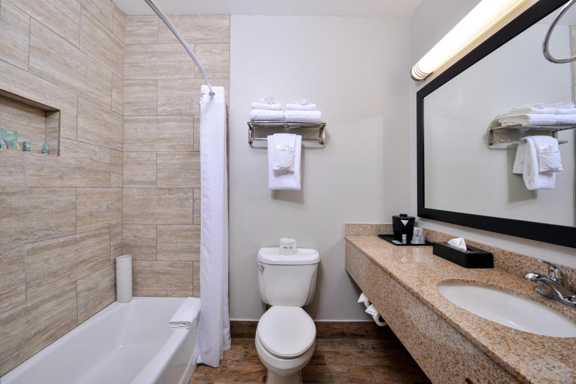 Best Western Kettleman City Inn & Suites photo 53