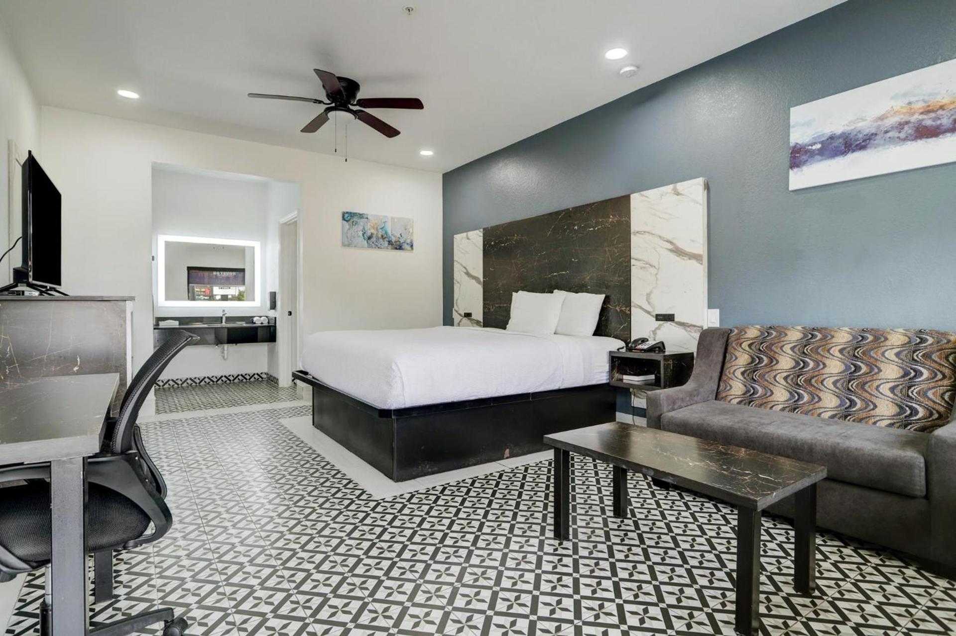 Grand Villa Inn Galleria photo 17