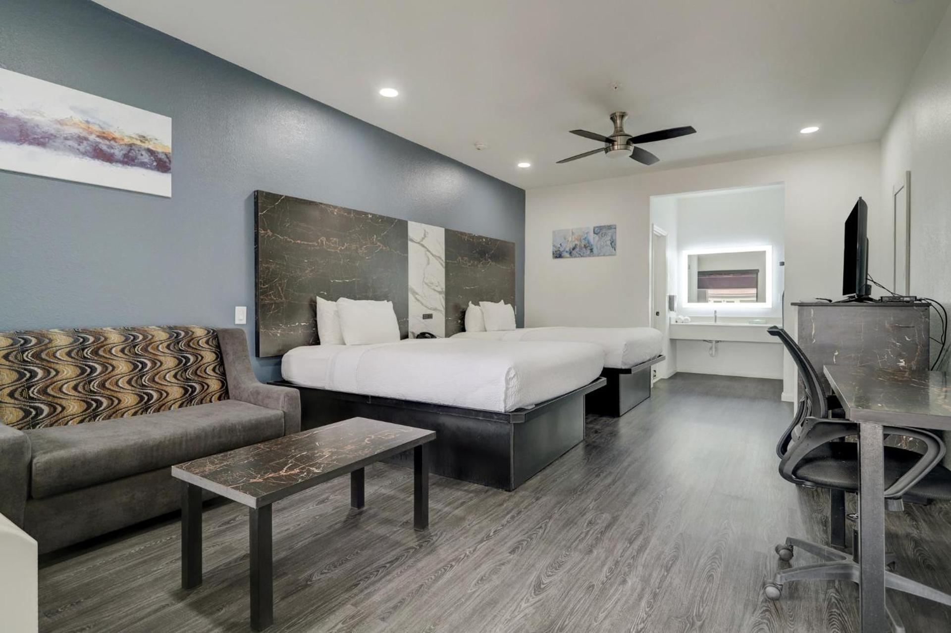 Grand Villa Inn Galleria photo 21