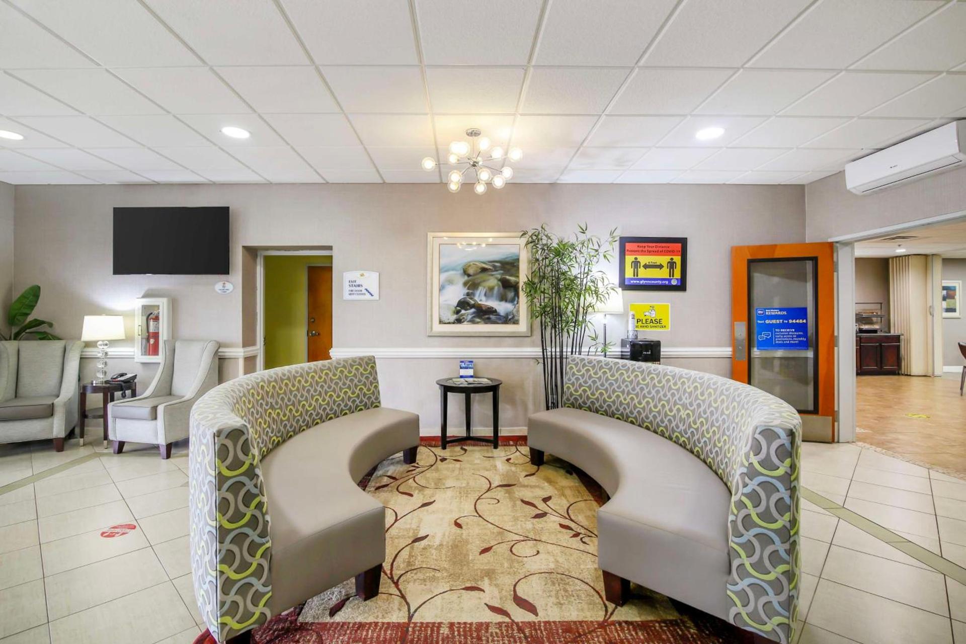 Best Western Plus Brunswick Inn & Suites photo 11