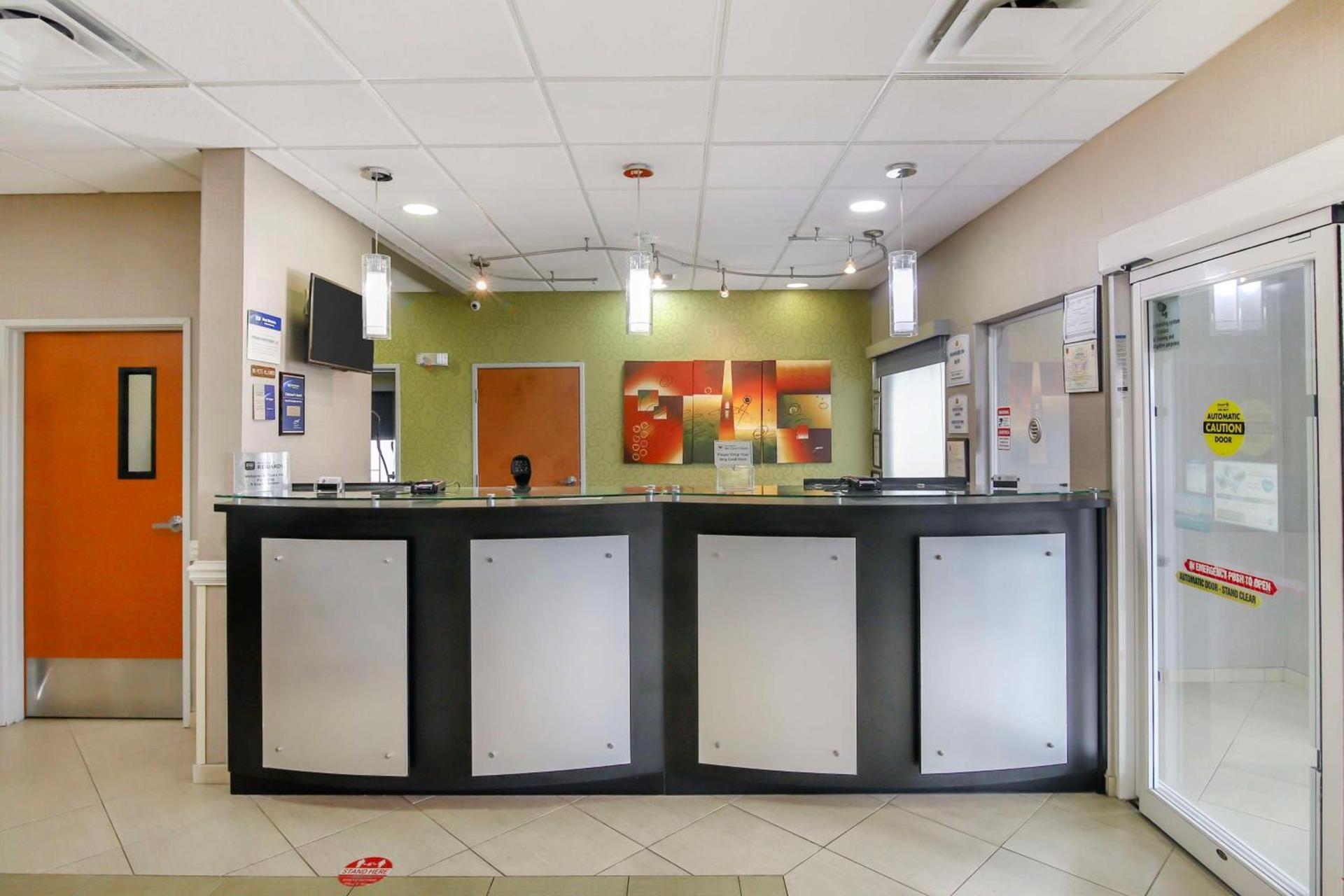 Best Western Plus Brunswick Inn & Suites photo 4