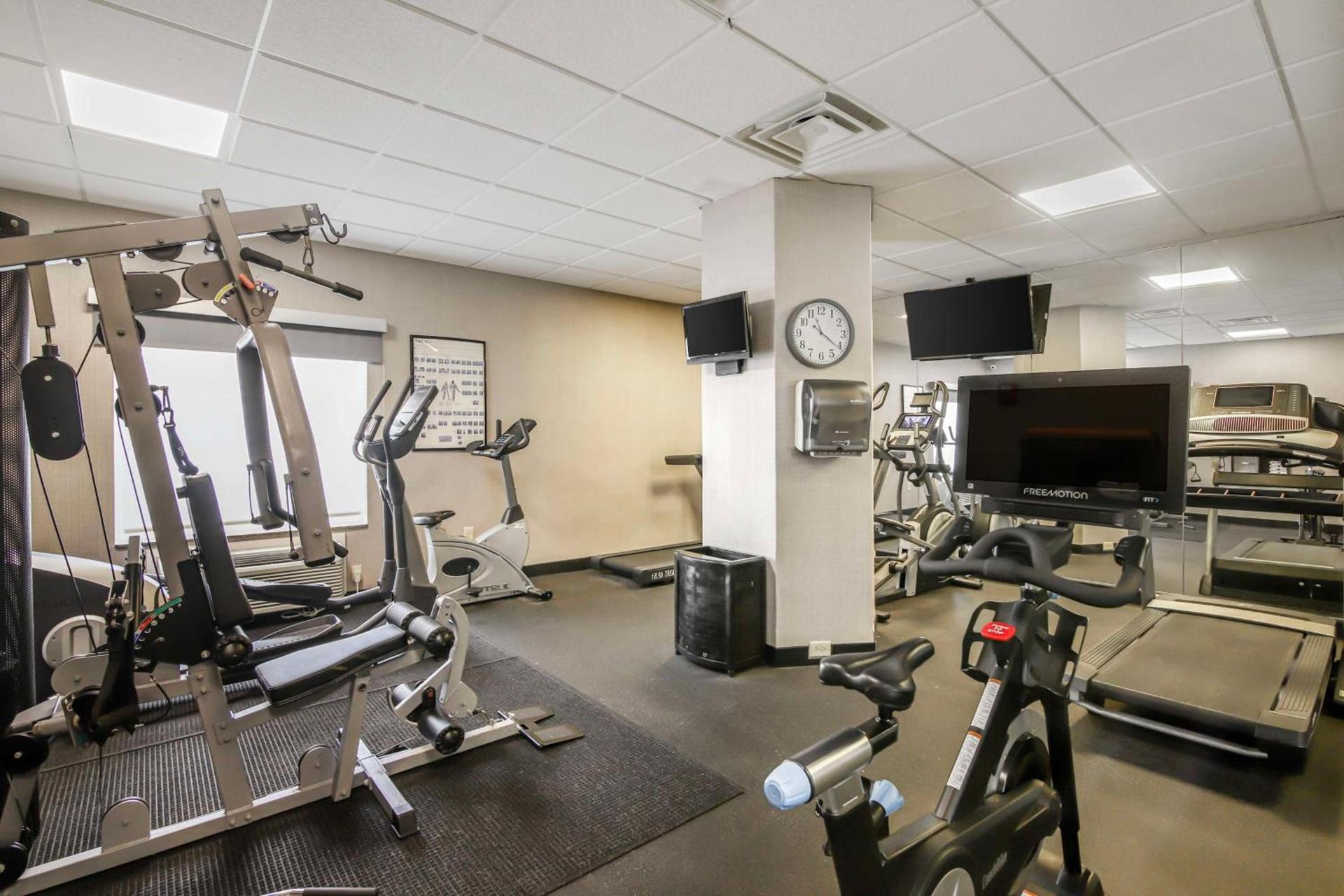 Best Western Plus Brunswick Inn & Suites photo 7