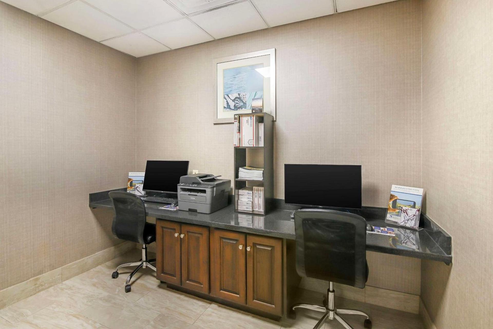 Best Western Plus Brunswick Inn & Suites photo 29