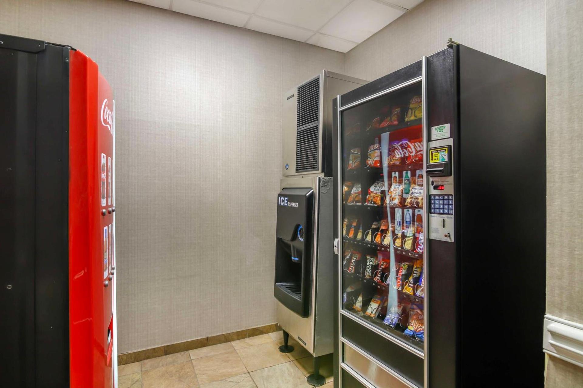 Best Western Plus Brunswick Inn & Suites photo 30