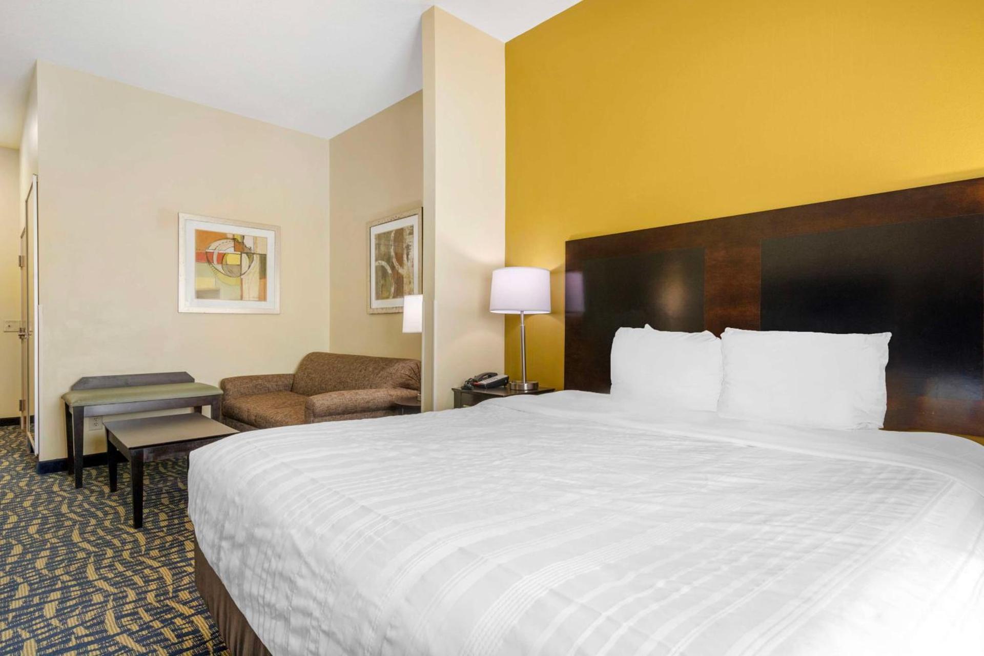 Best Western Plus Brunswick Inn & Suites photo 13
